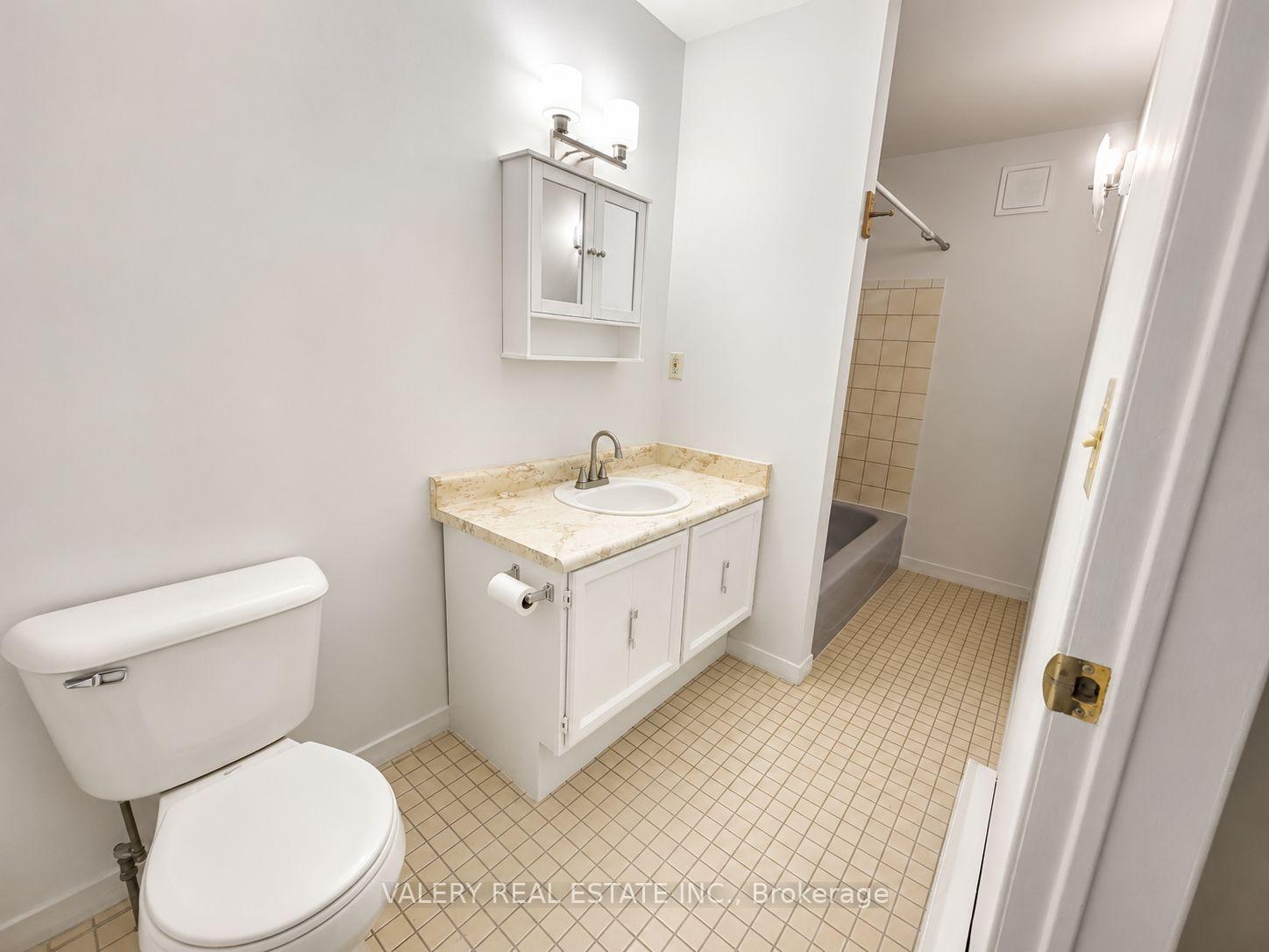 Photo 6 of 1099 Henry Ford Centre Dr, Windsor, South Walkerville — HOMEH