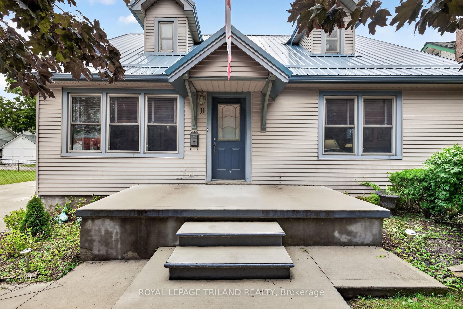 Photo 3 of 11 Maple Street E, Aylmer — HOMEH