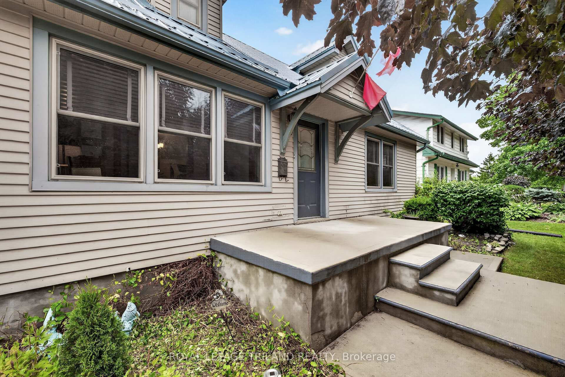 Photo 4 of 11 Maple Street E, Aylmer — HOMEH