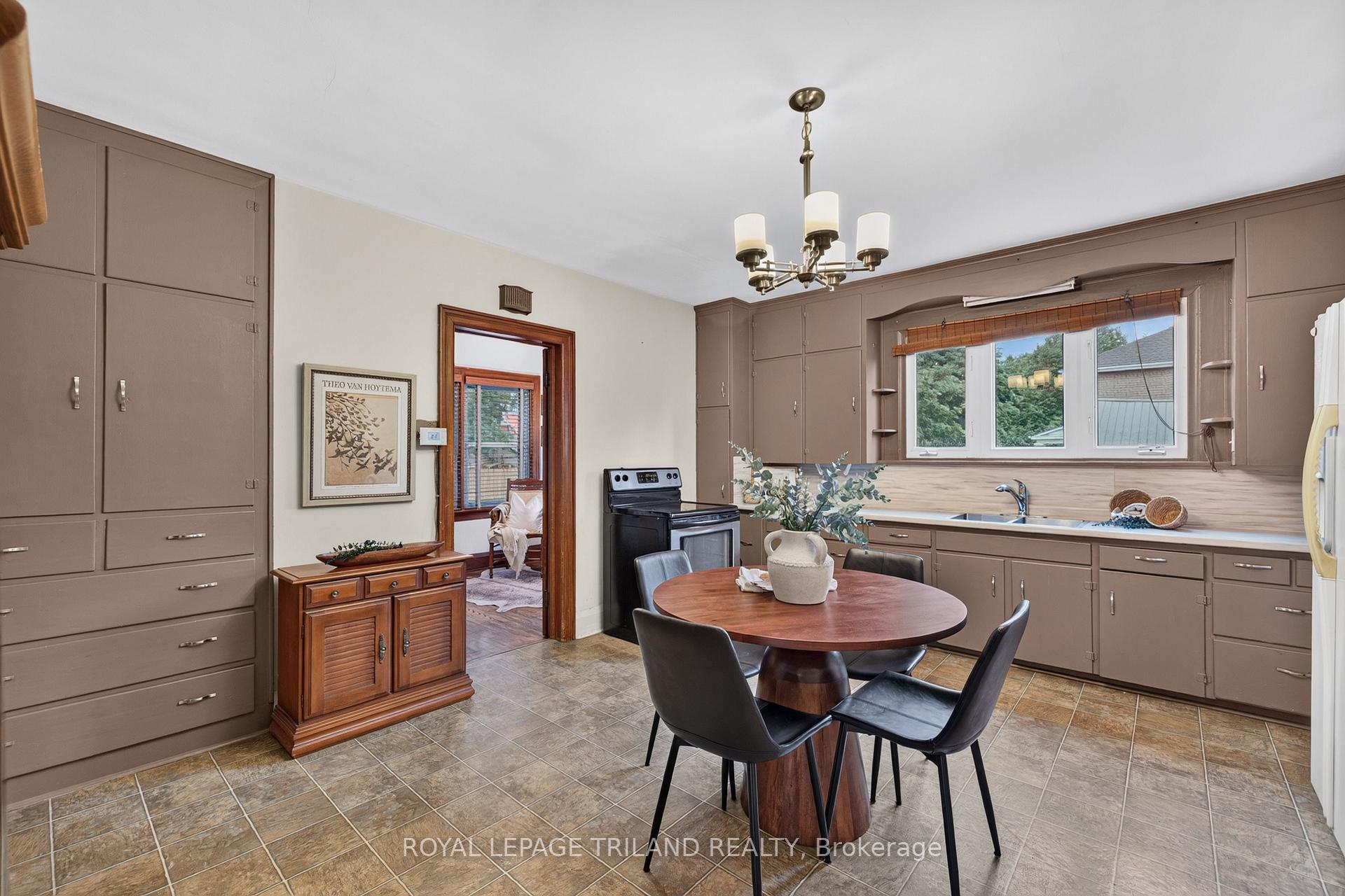 Photo 14 of 11 Maple Street E, Aylmer — HOMEH