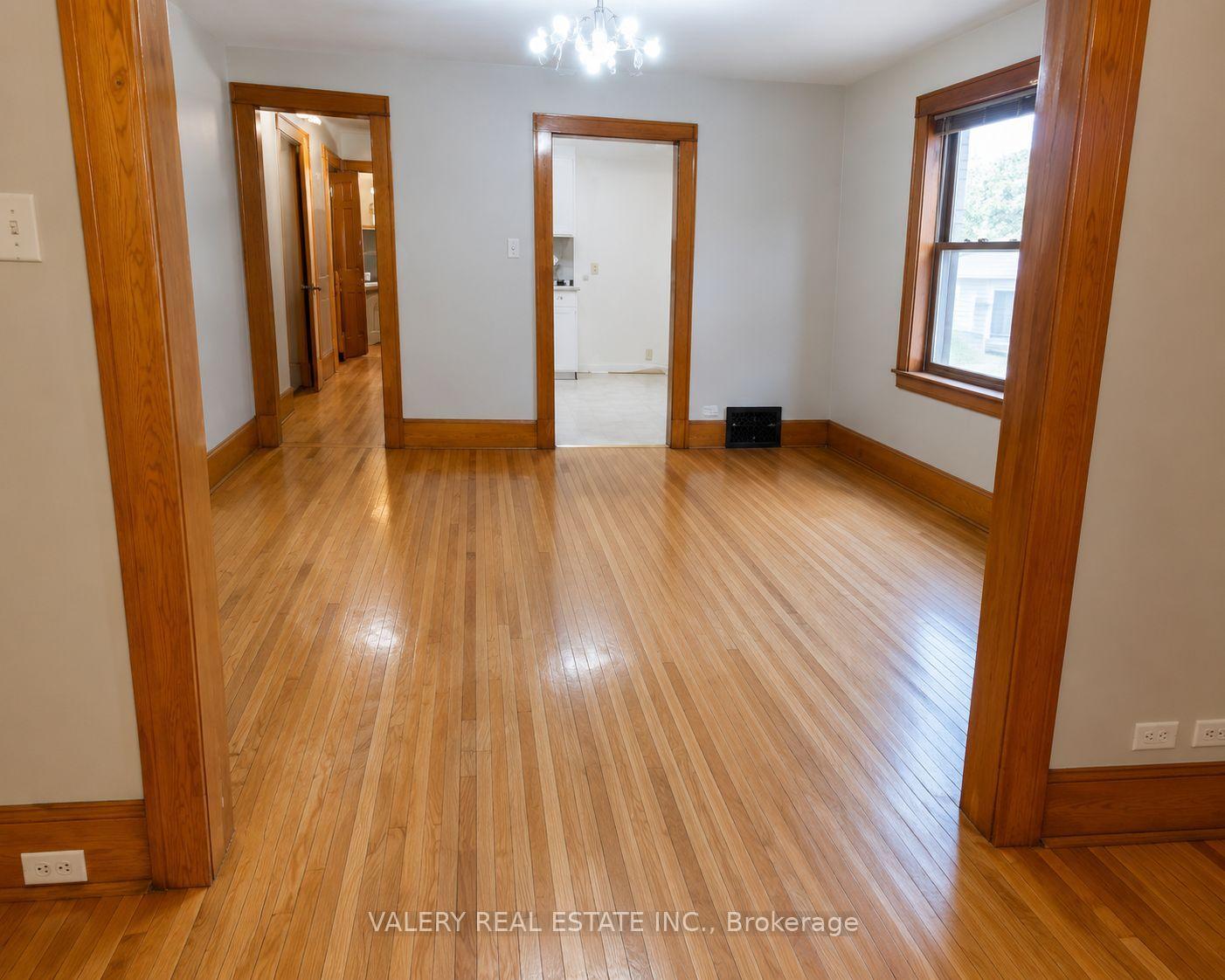 Photo 6 of Unit 2, 1264 Elsmere Ave, Windsor — HOMEH