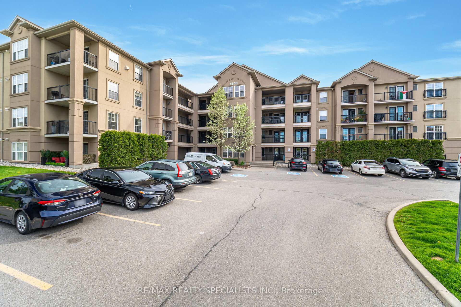 Photo 2 of Unit 412, 1350 Main Street E, Milton, Dempsey — HOMEH