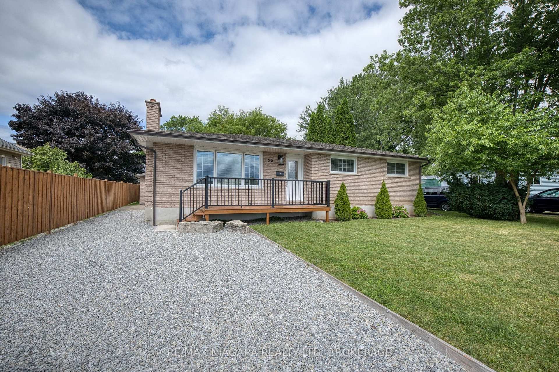 Photo 1 of 25 Rice Road, Welland, N. Welland — HOMEH