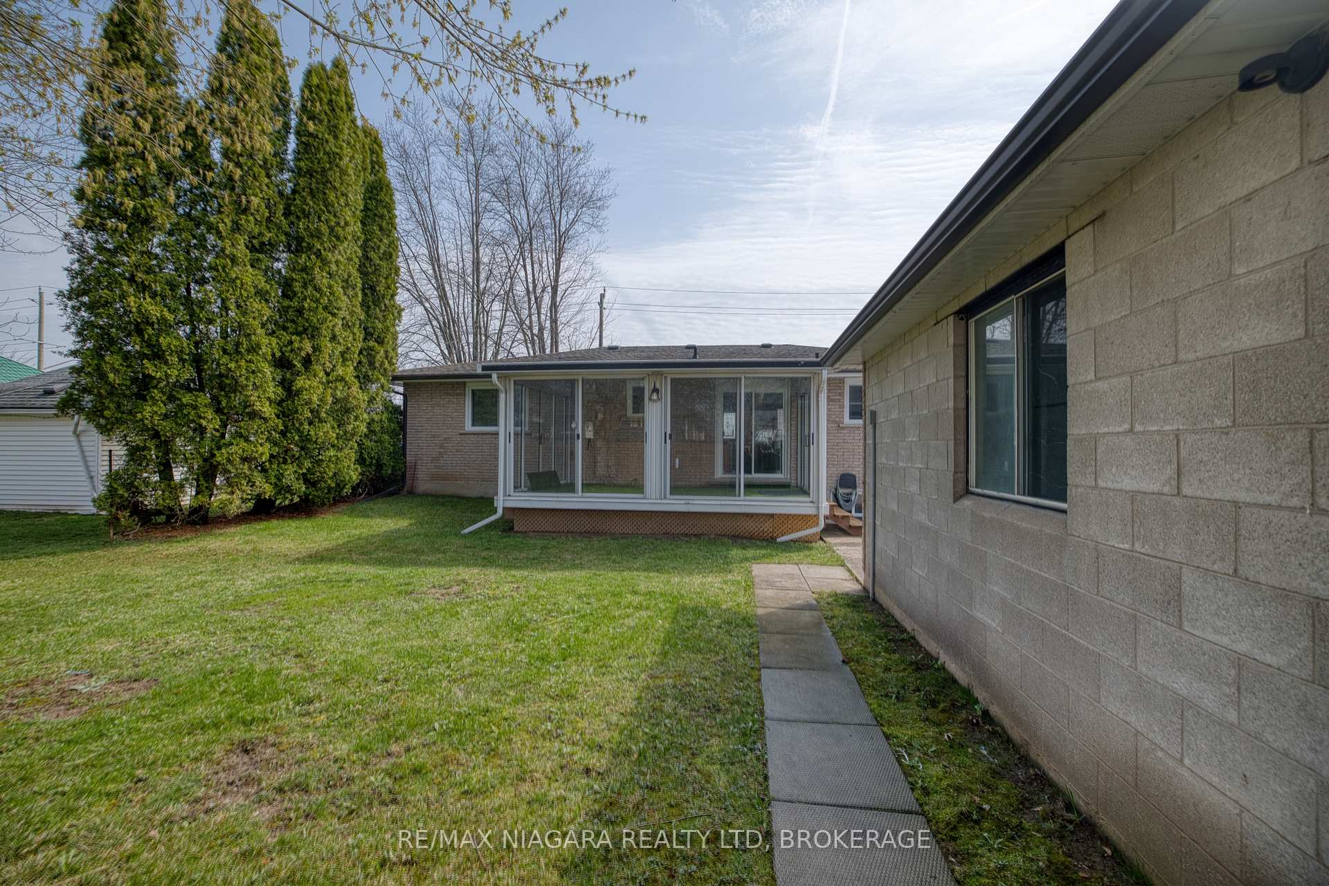 Photo 34 of 25 Rice Road, Welland, N. Welland — HOMEH