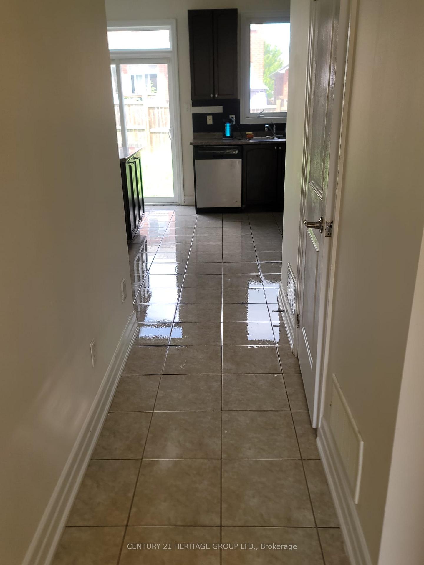 Photo 4 of 12 Bardawill Avenue, Georgina, Keswick South — HOMEH
