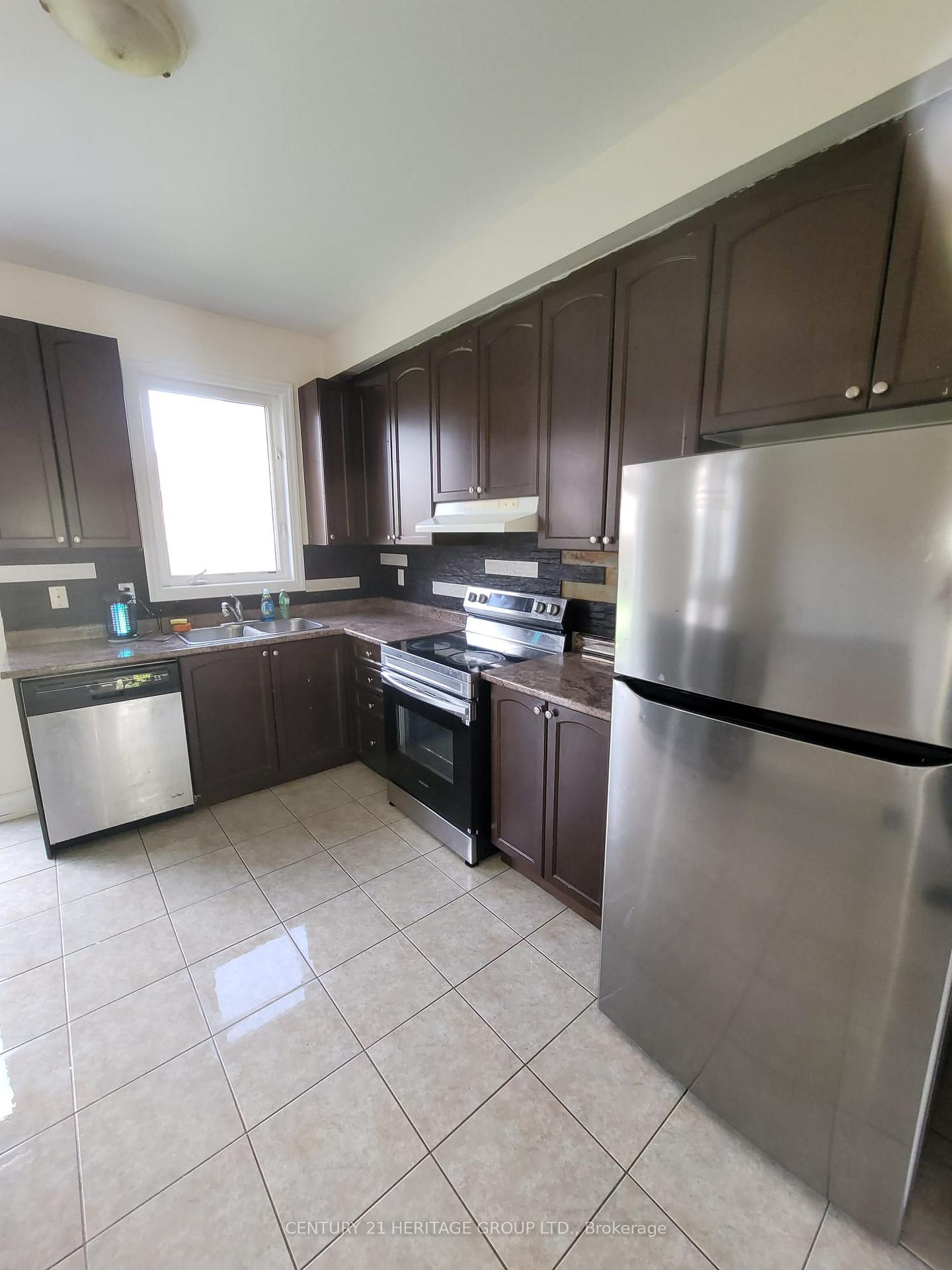 Photo 5 of 12 Bardawill Avenue, Georgina, Keswick South — HOMEH