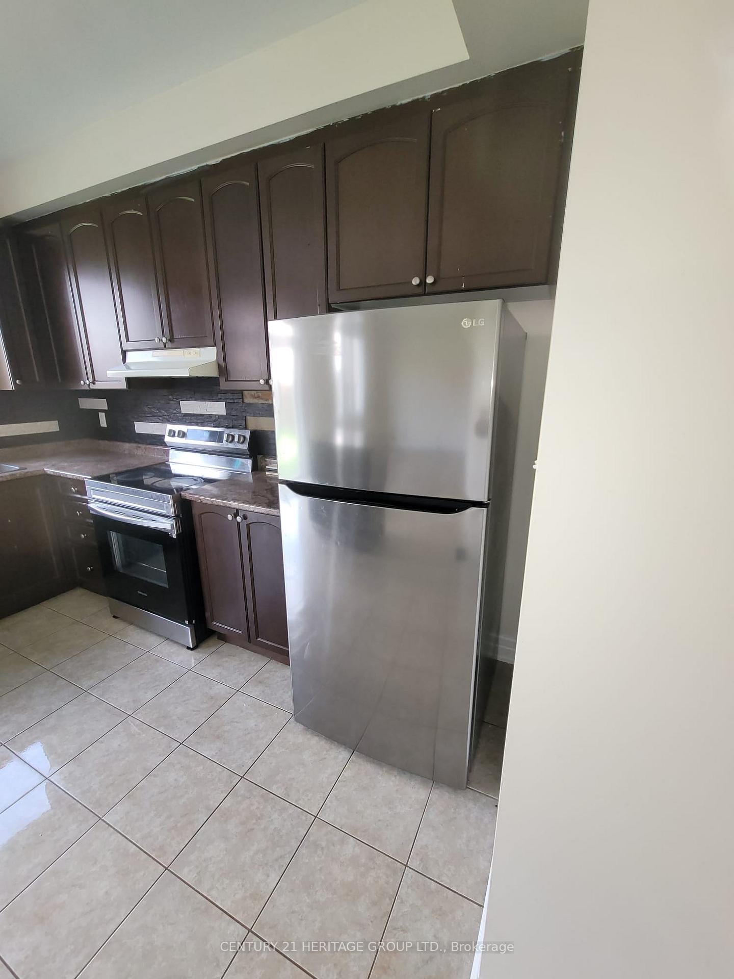 Photo 9 of 12 Bardawill Avenue, Georgina, Keswick South — HOMEH