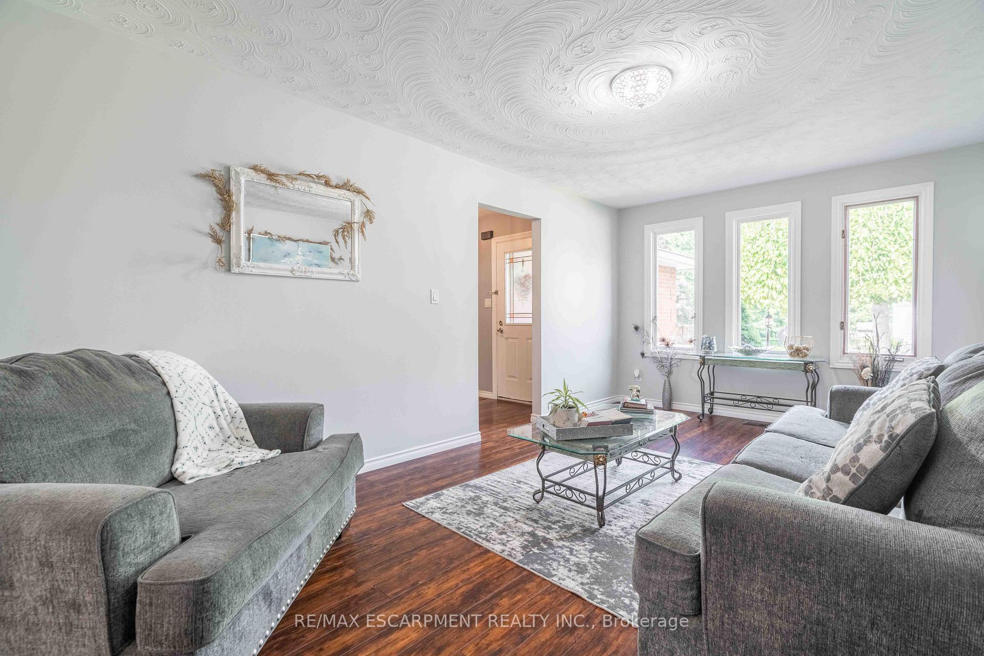 Photo 7 of 54 Selkirk Street, Haldimand — HOMEH