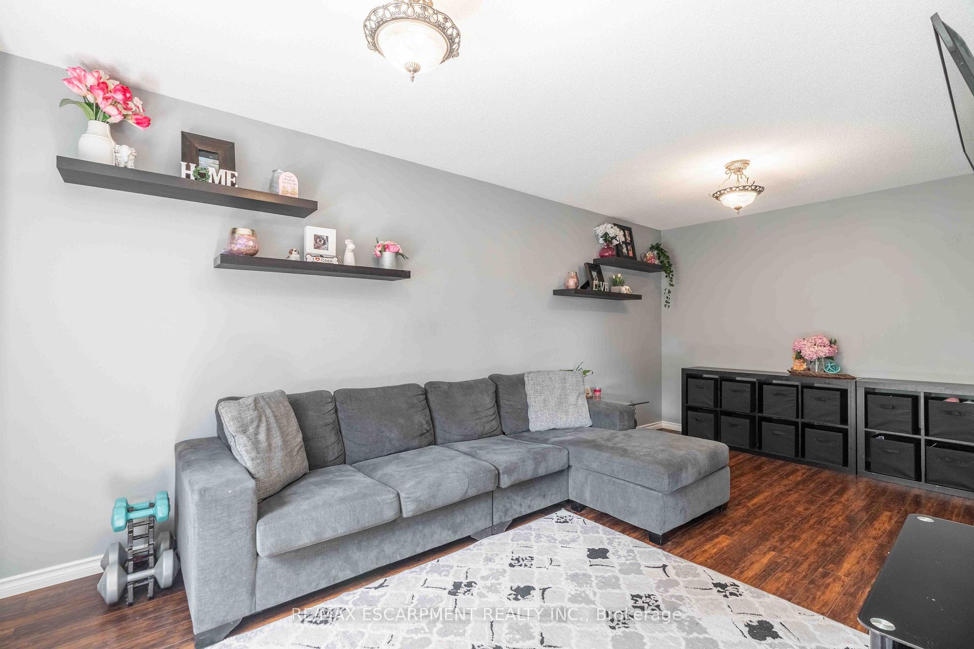 Photo 13 of 54 Selkirk Street, Haldimand — HOMEH