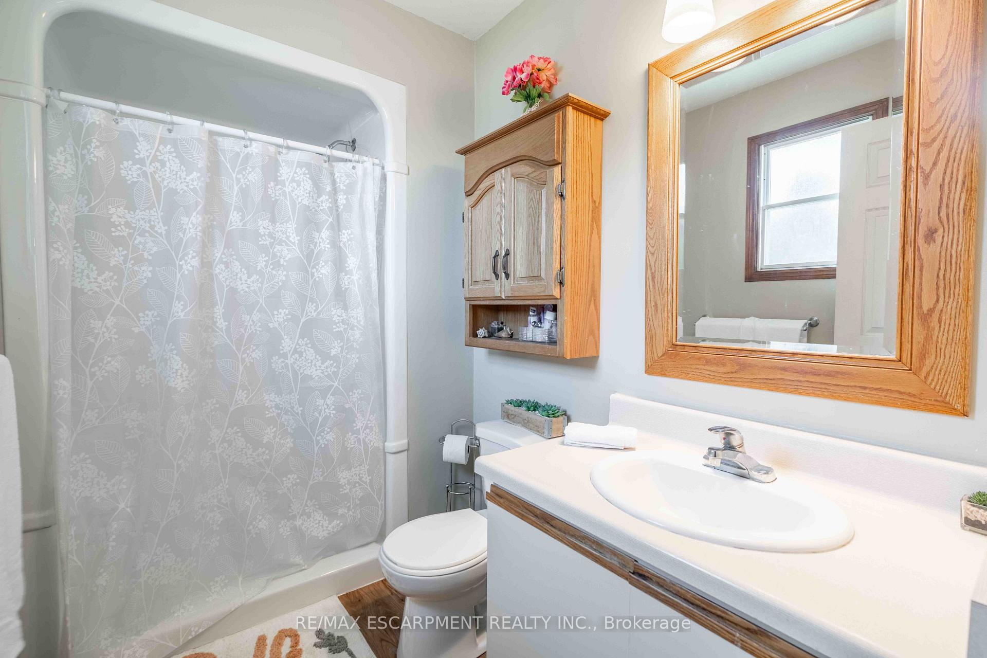 Photo 31 of 54 Selkirk Street, Haldimand — HOMEH