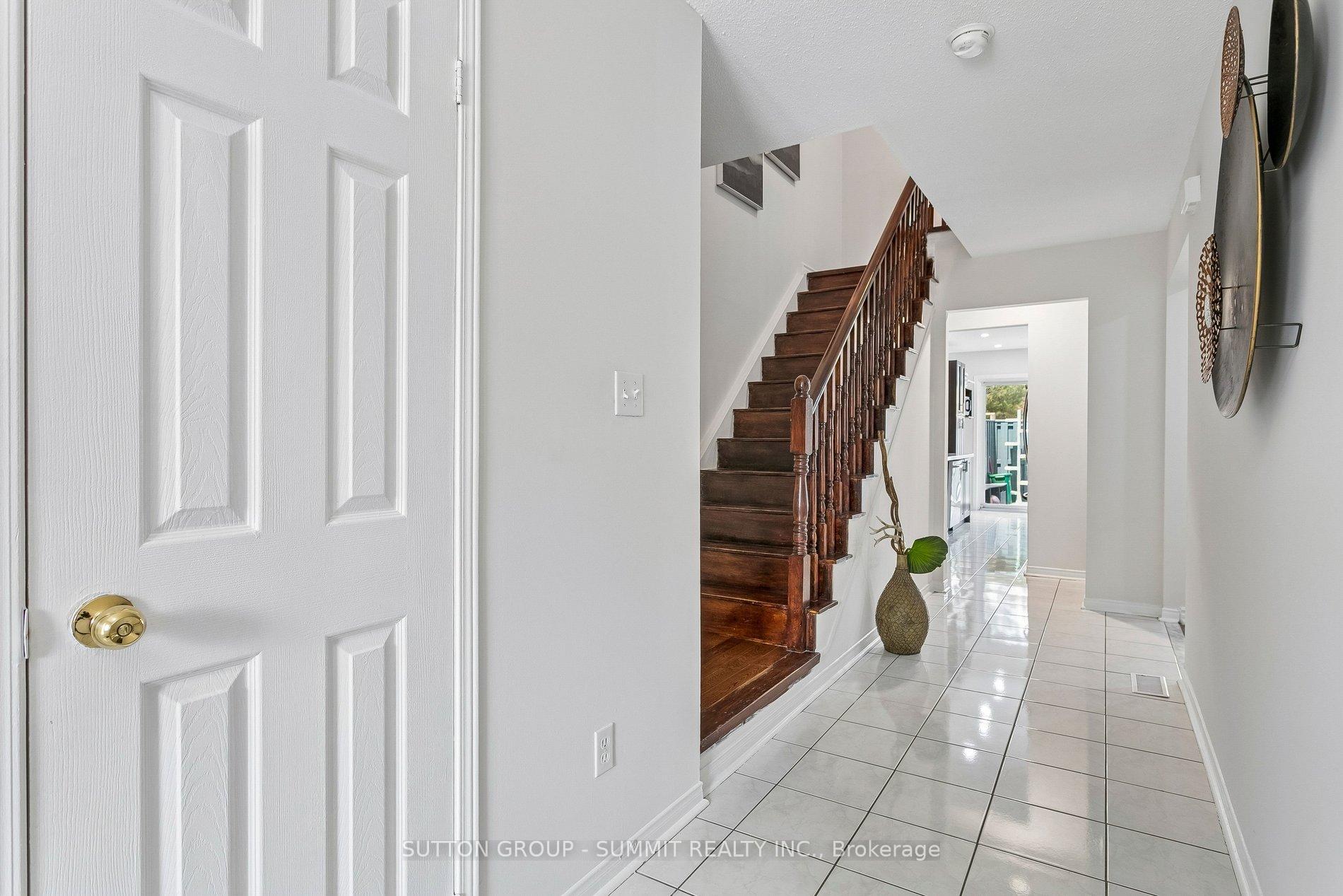 Photo 4 of Unit 37, 35 Malta Avenue N, Brampton, Fletcher's Creek South — HOMEH