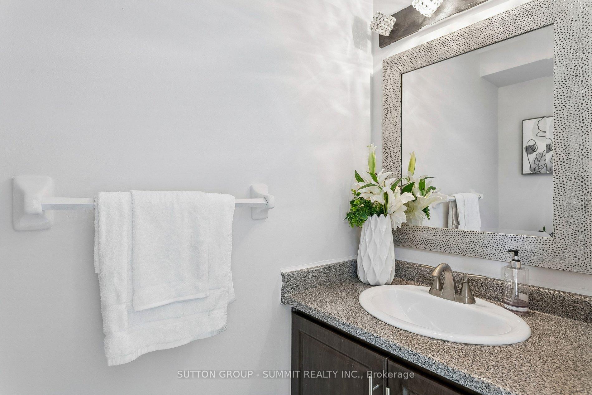 Photo 5 of Unit 37, 35 Malta Avenue N, Brampton, Fletcher's Creek South — HOMEH