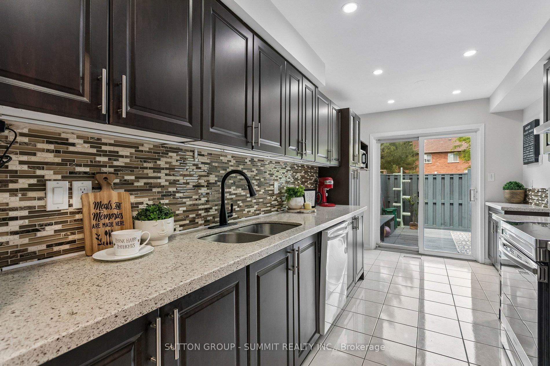 Photo 9 of Unit 37, 35 Malta Avenue N, Brampton, Fletcher's Creek South — HOMEH