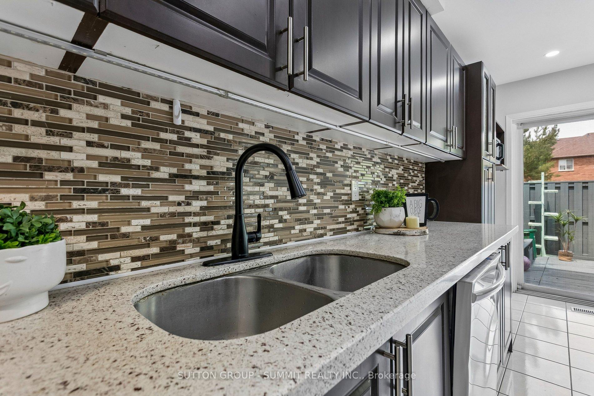 Photo 11 of Unit 37, 35 Malta Avenue N, Brampton, Fletcher's Creek South — HOMEH