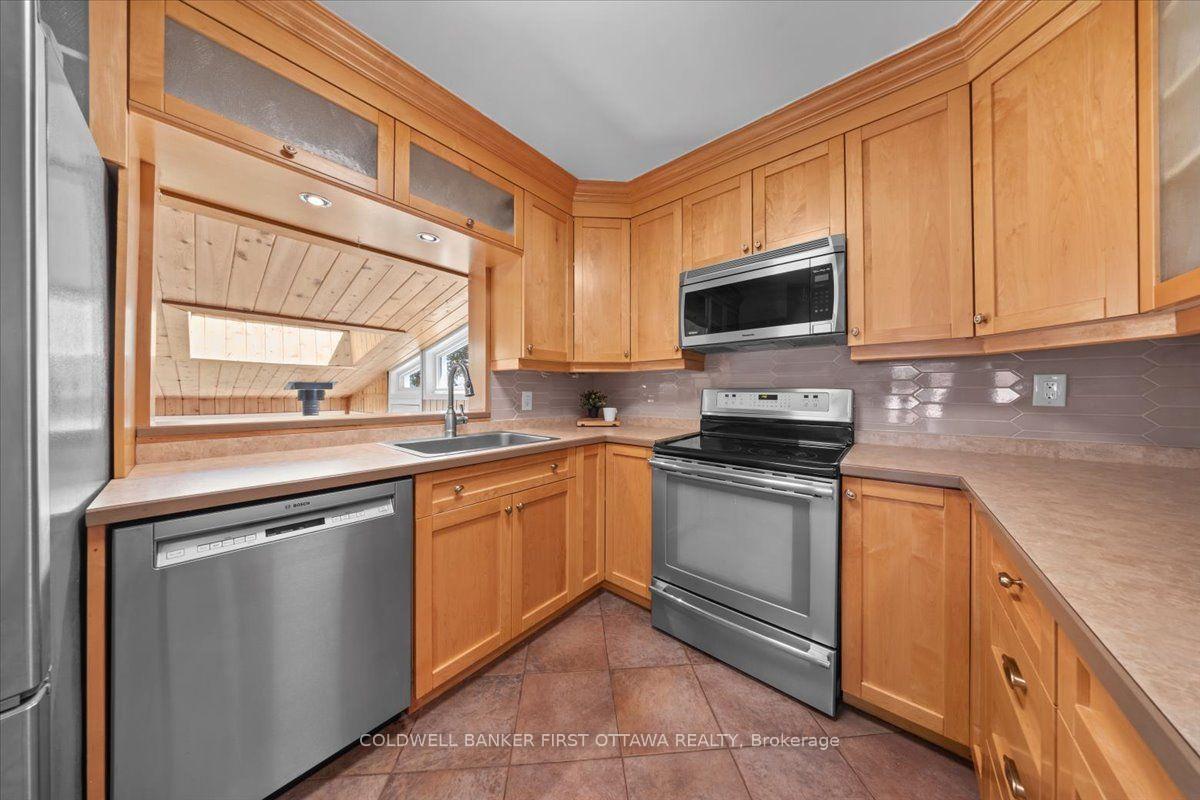 Photo 14 of 881 Blair Road, Ottawa, Cardinal Heights — HOMEH
