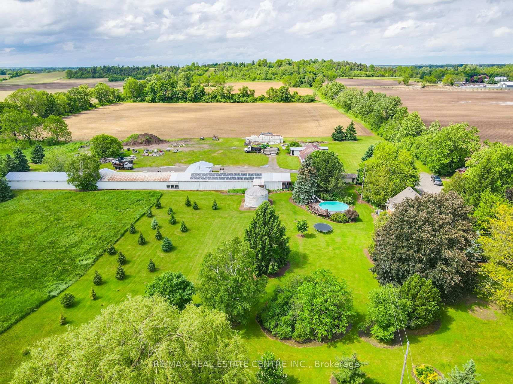 Photo 43 of 875 Safari Road, Hamilton, Rural Flamborough — HOMEH