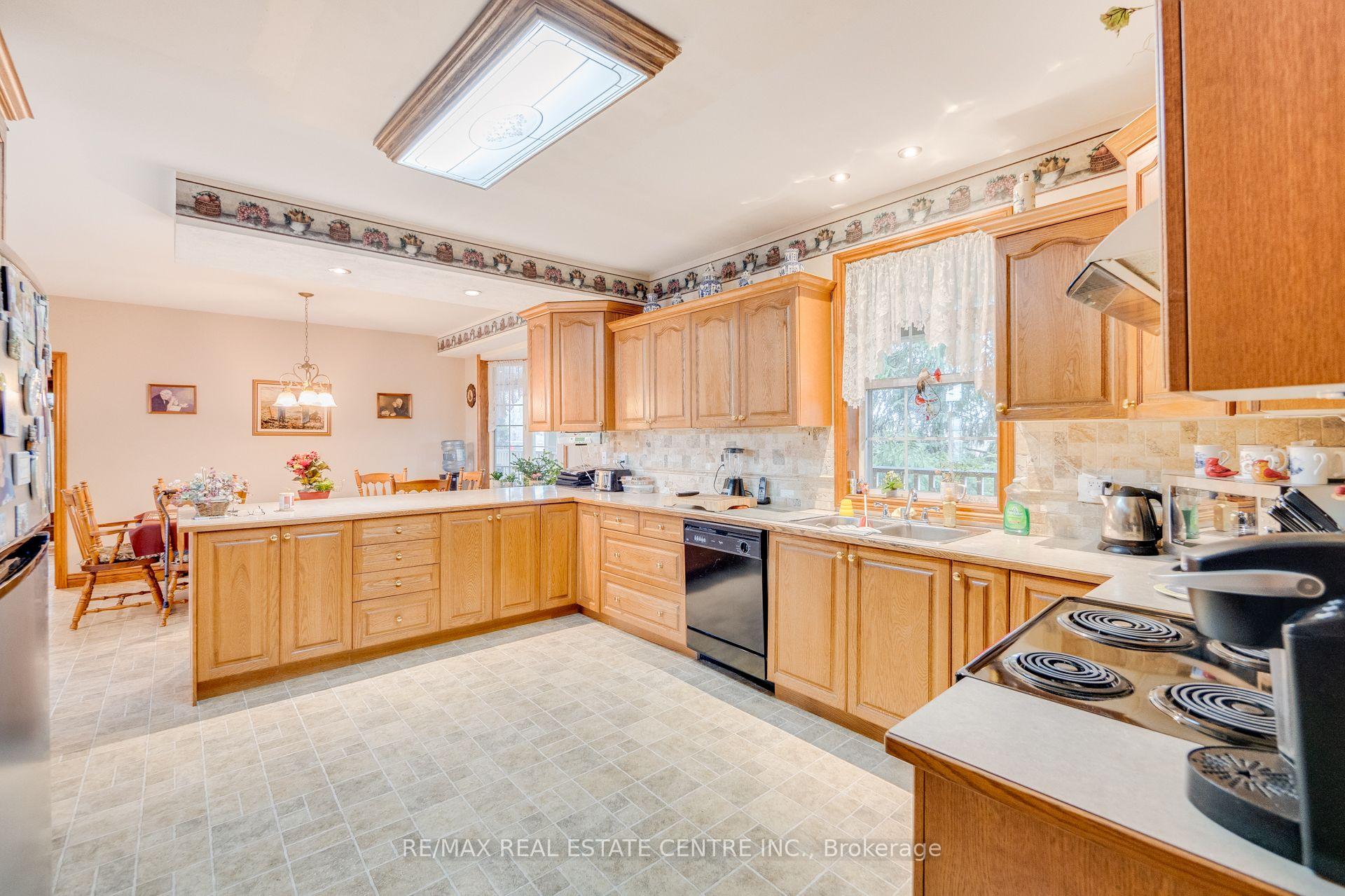 Photo 96 of 875 Safari Road, Hamilton, Rural Flamborough — HOMEH