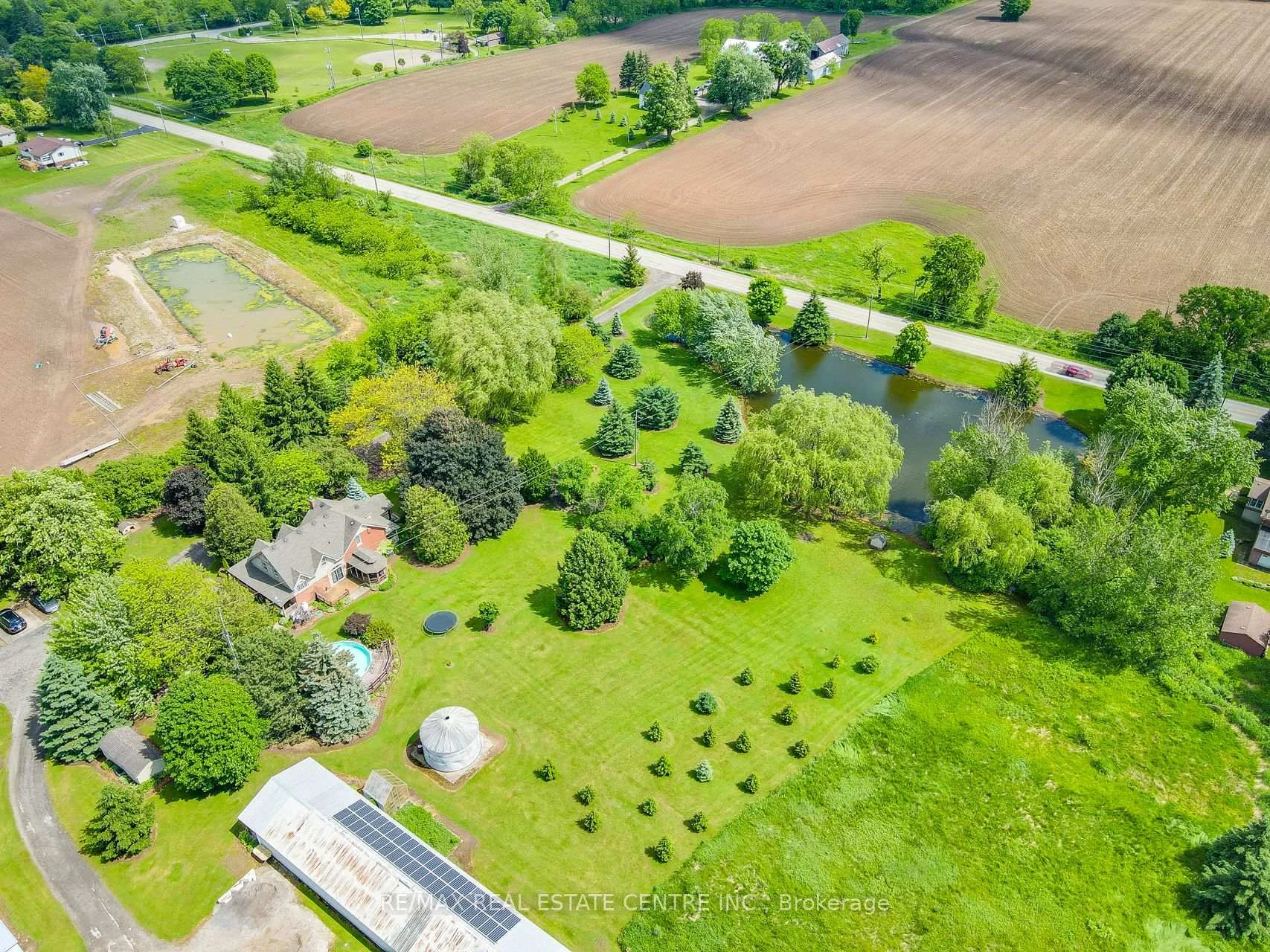 Photo 47 of 875 Safari Road, Hamilton, Rural Flamborough — HOMEH