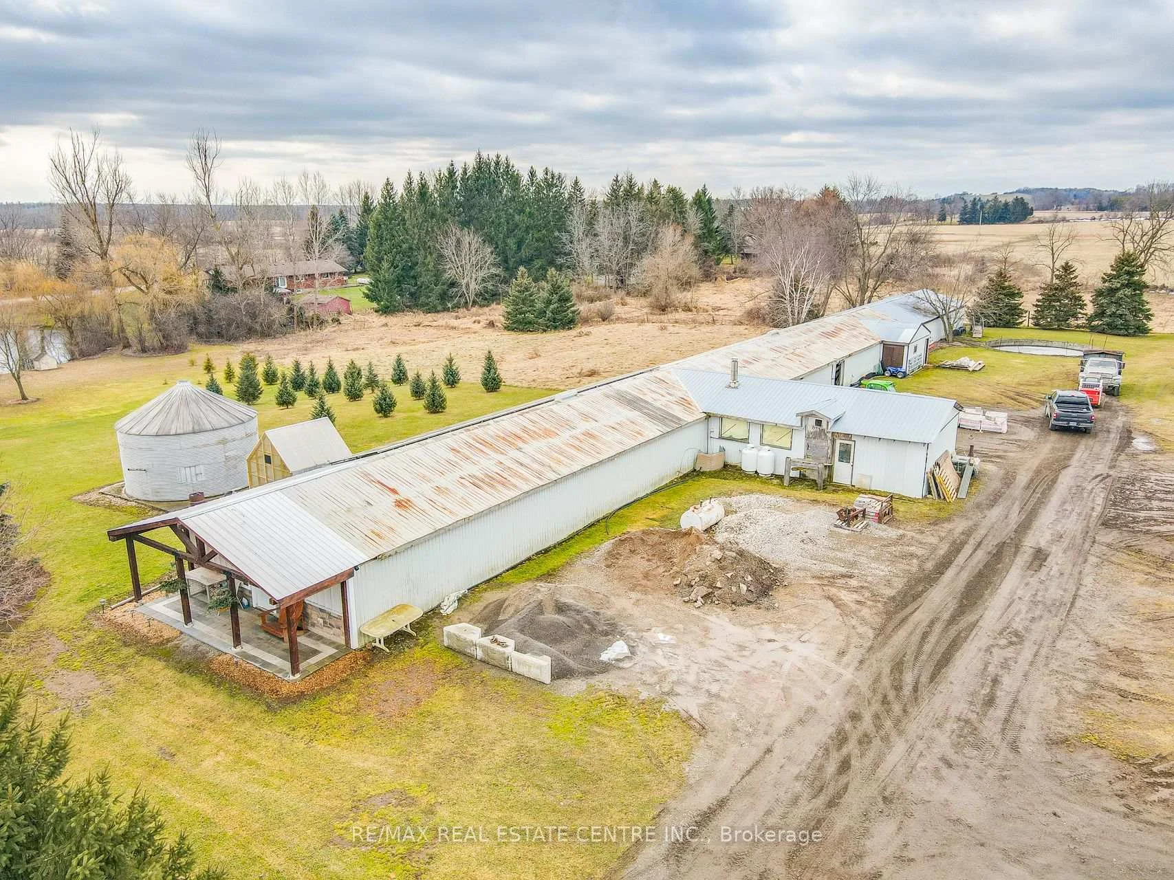 Photo 81 of 875 Safari Road, Hamilton, Rural Flamborough — HOMEH
