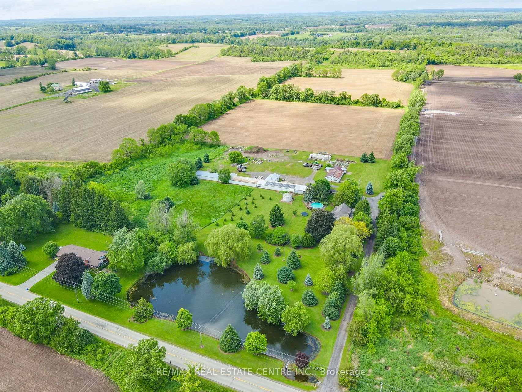Photo 6 of 875 Safari Road, Hamilton, Rural Flamborough — HOMEH
