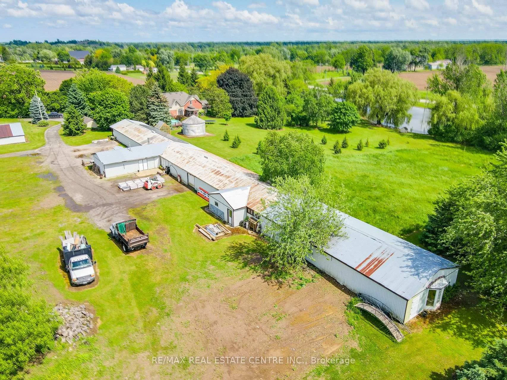 Photo 18 of 875 Safari Road, Hamilton, Rural Flamborough — HOMEH