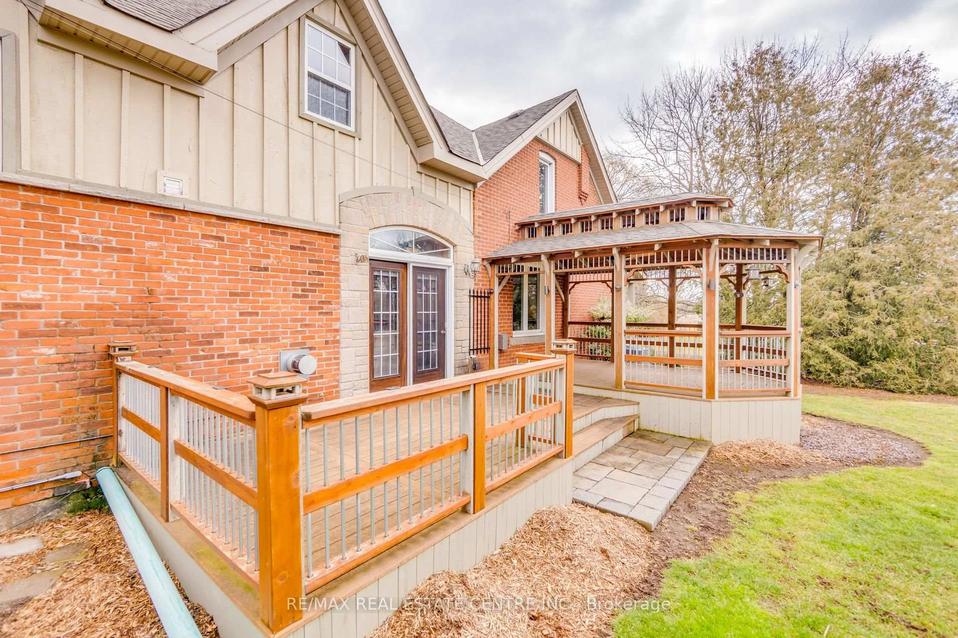 Photo 72 of 875 Safari Road, Hamilton, Rural Flamborough — HOMEH