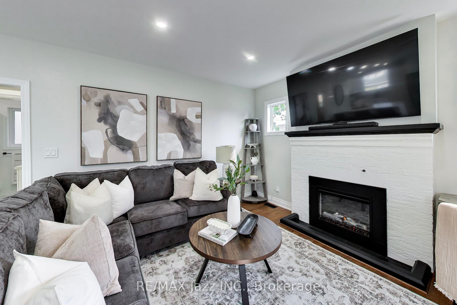 Photo 3 of 397 Beverly Street, Oshawa, O'Neill — HOMEH