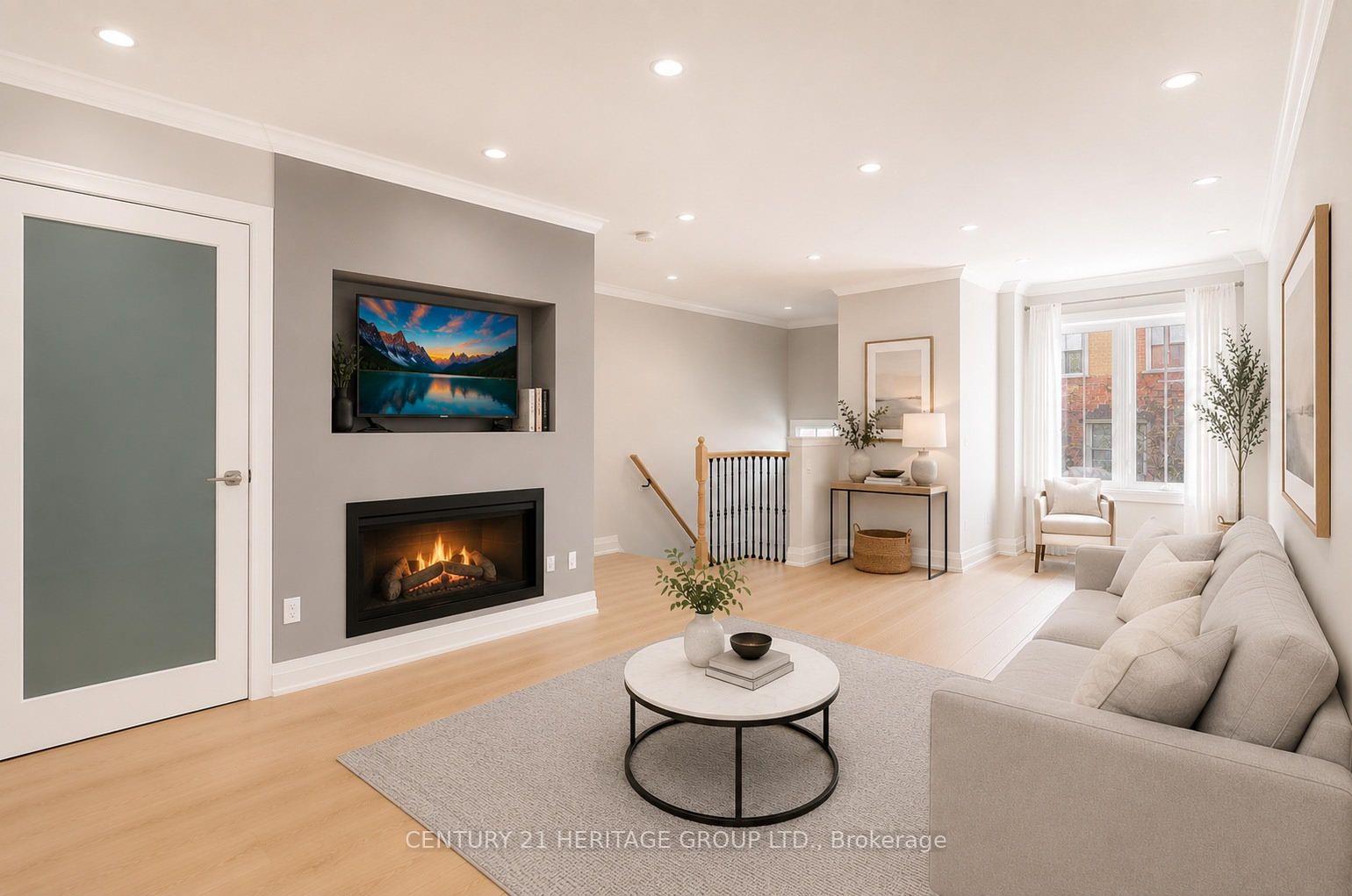 Photo 4 of 9-2 Skeens Lane, Etobicoke, Long Branch — HOMEH