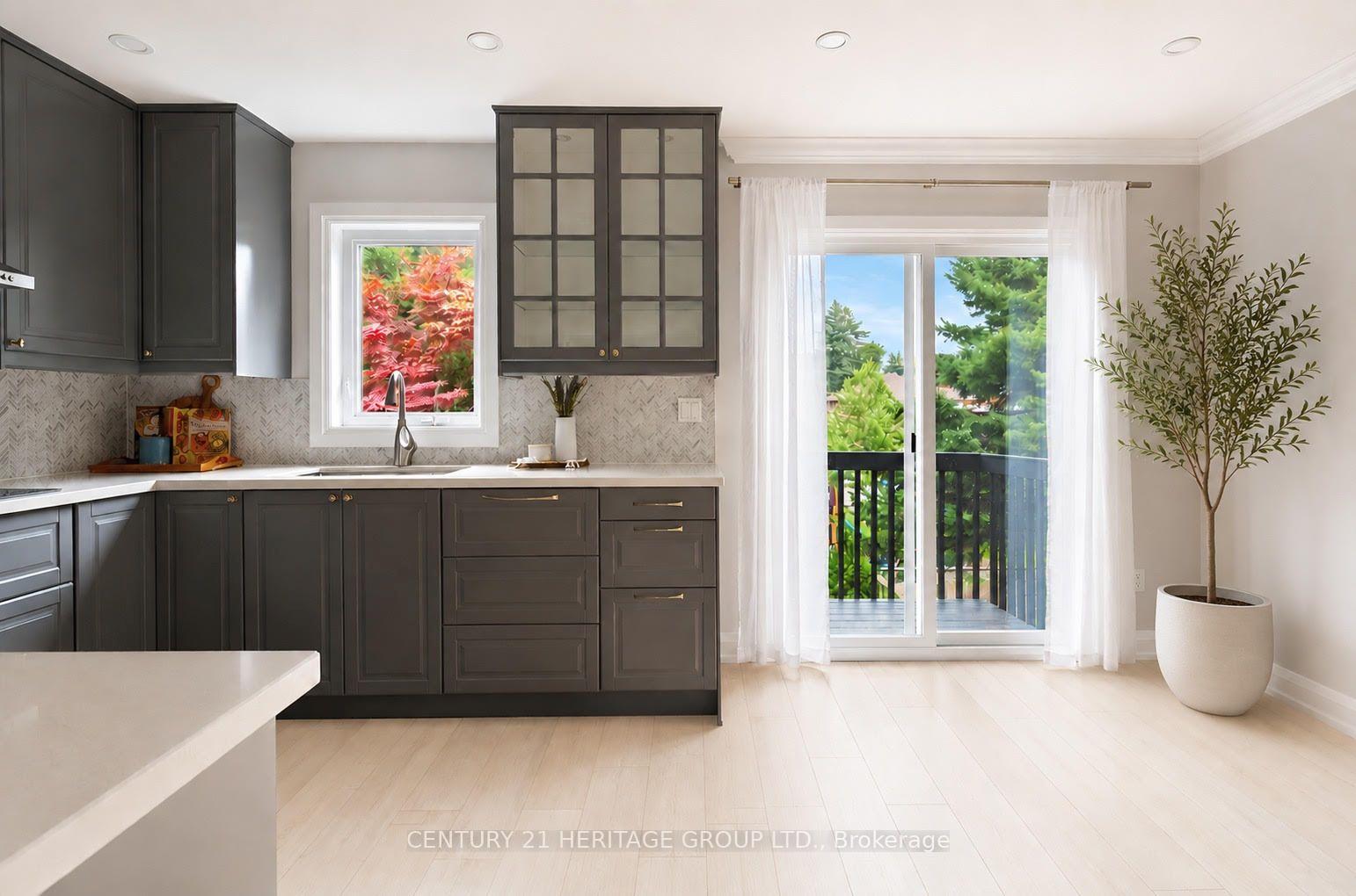 Photo 6 of 9-2 Skeens Lane, Etobicoke, Long Branch — HOMEH