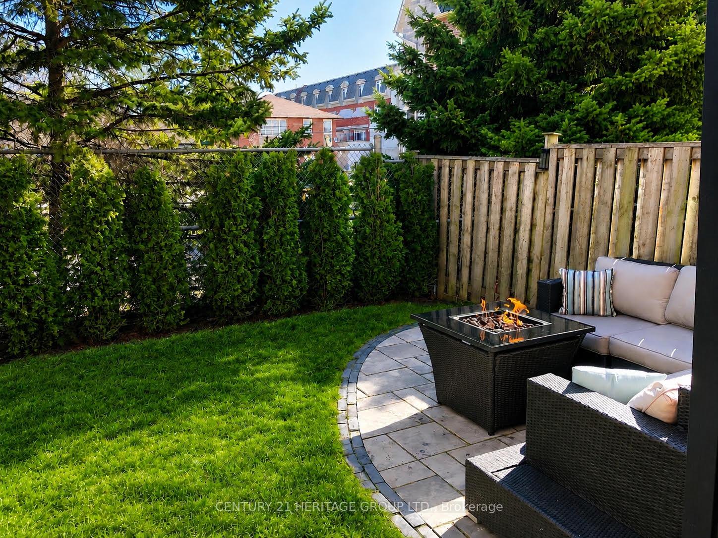 Photo 17 of 9-2 Skeens Lane, Etobicoke, Long Branch — HOMEH
