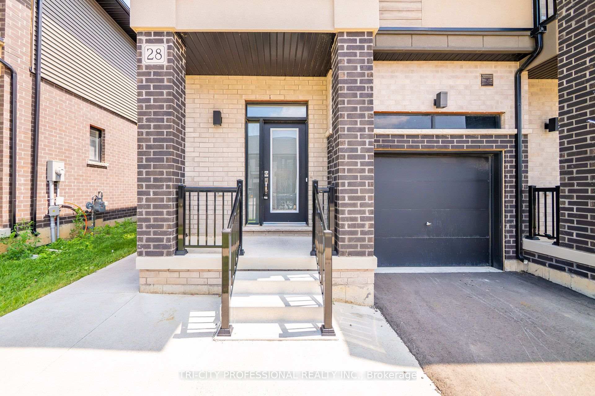 Photo 4 of 28 Bowery Road, Brantford, Northwest Industrial Park — HOMEH