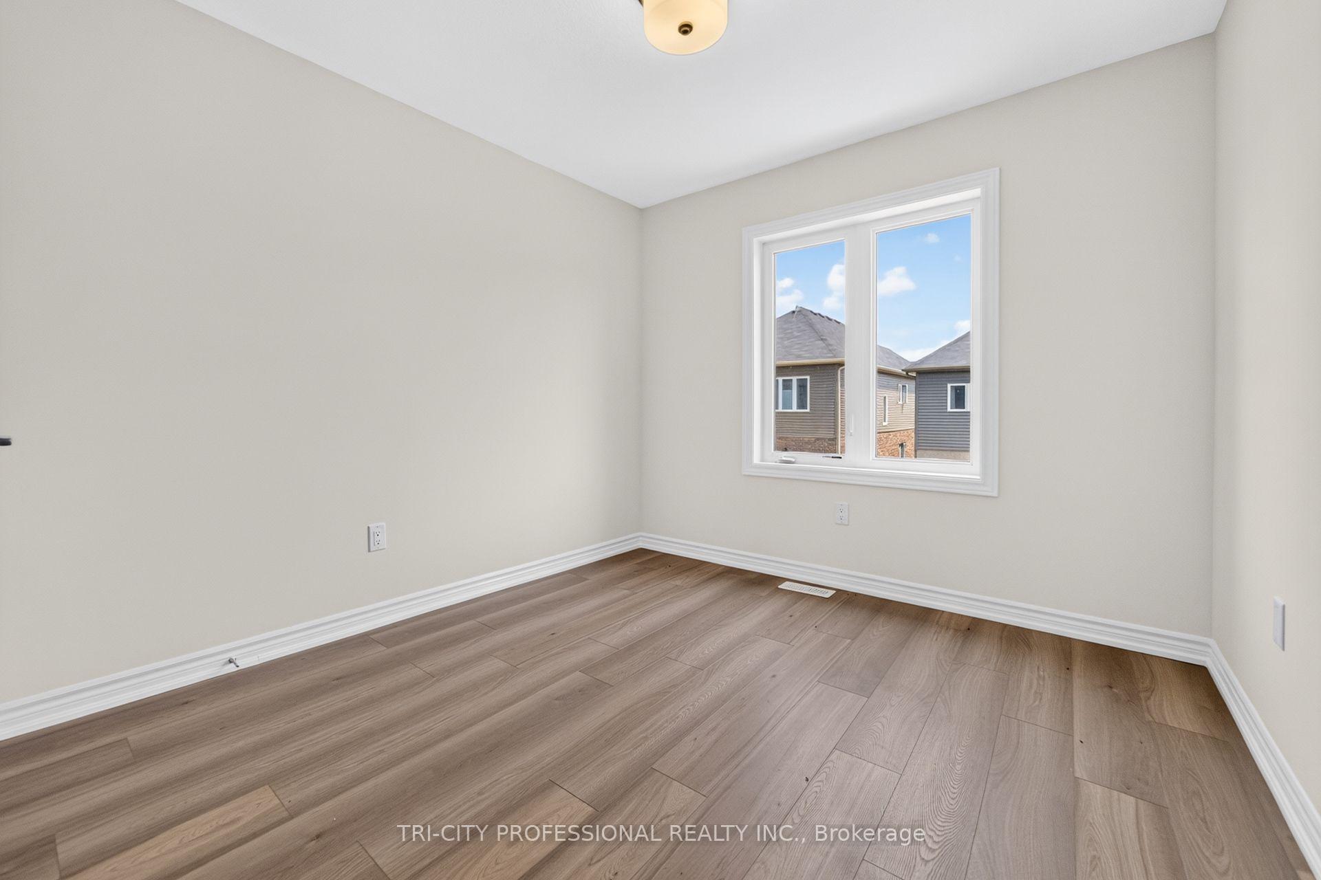 Photo 33 of 28 Bowery Road, Brantford, Northwest Industrial Park — HOMEH