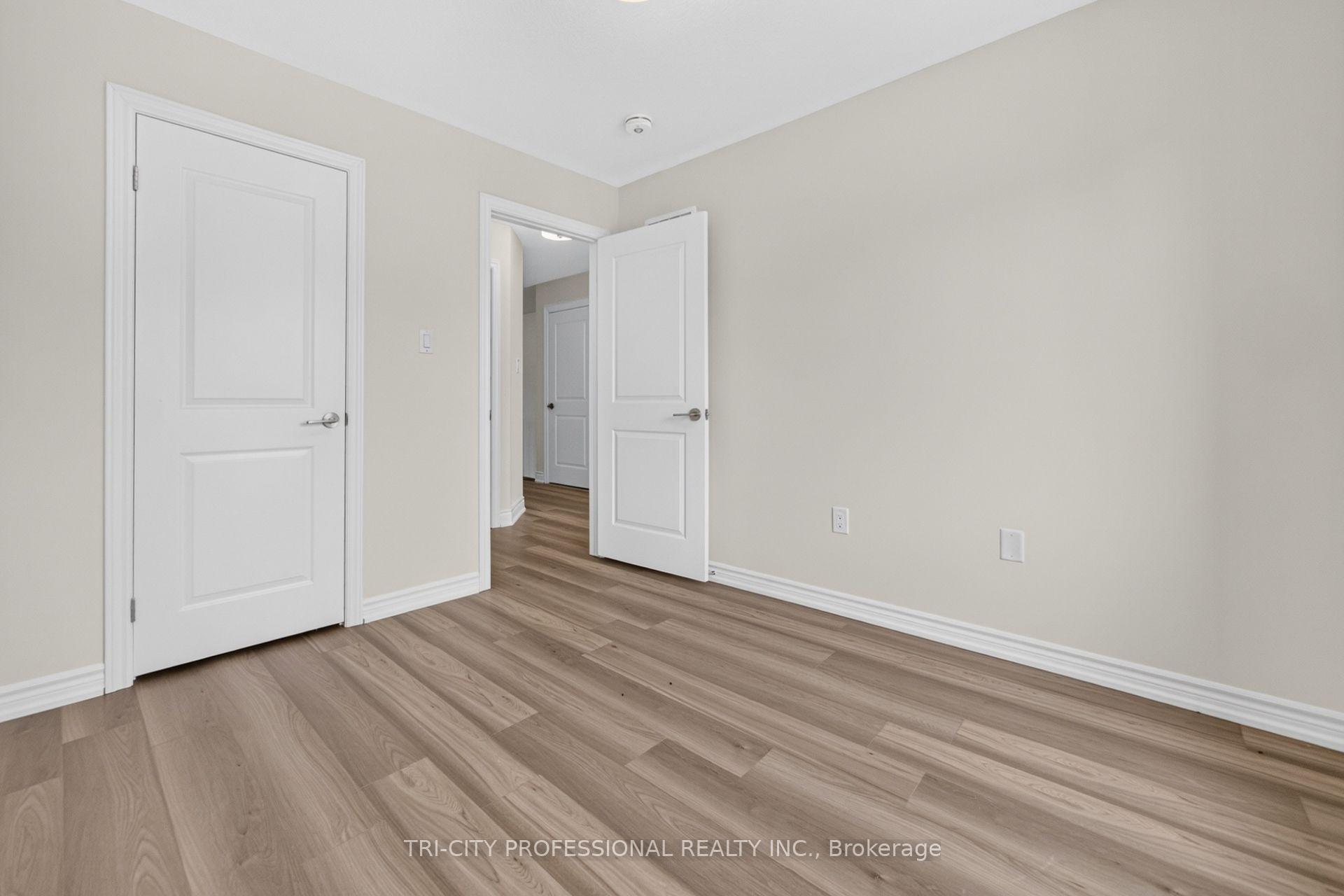 Photo 38 of 28 Bowery Road, Brantford, Northwest Industrial Park — HOMEH