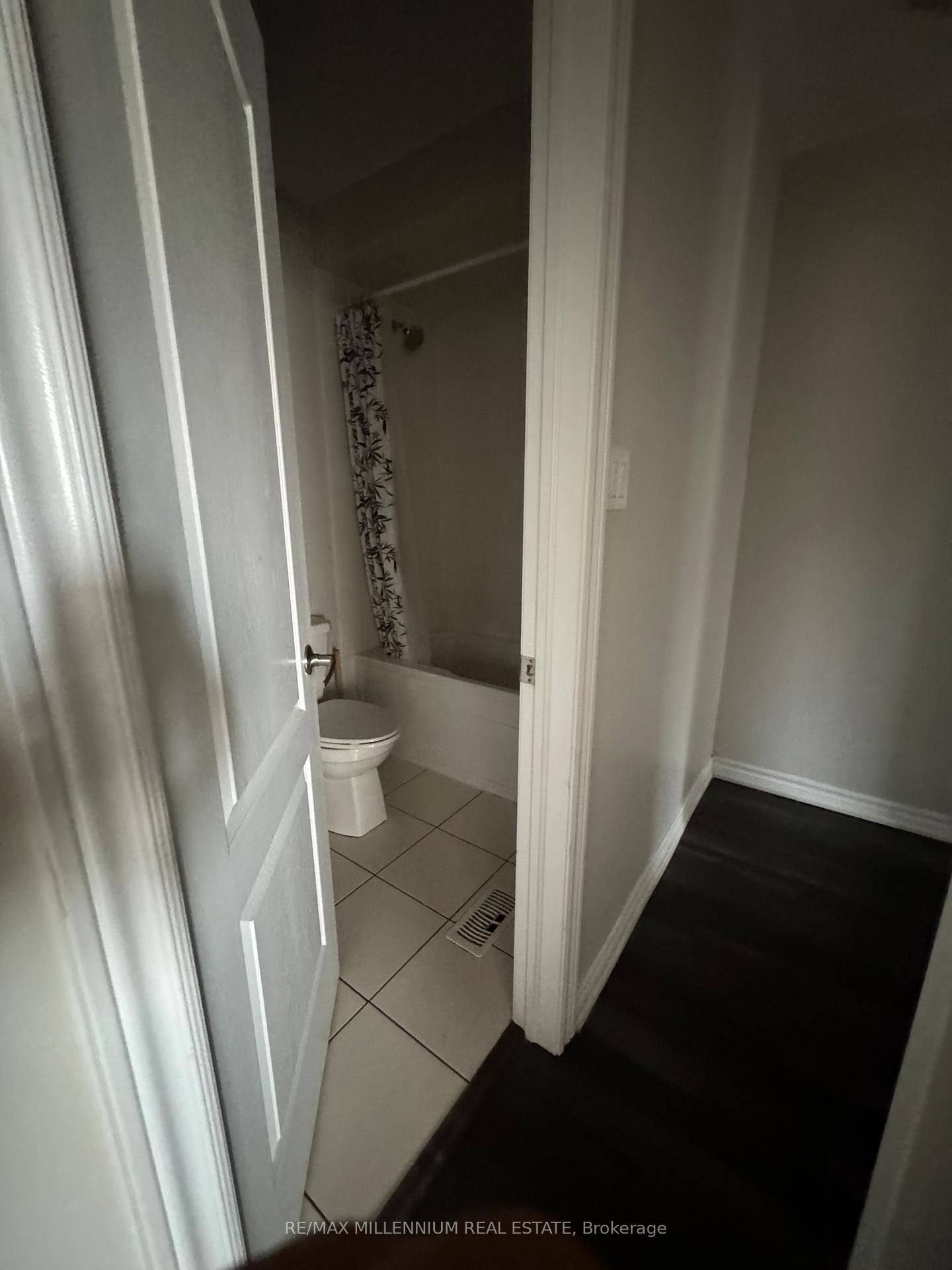 Photo 5 of 458 Linden Drive W, Cambridge, Preston Heights — HOMEH