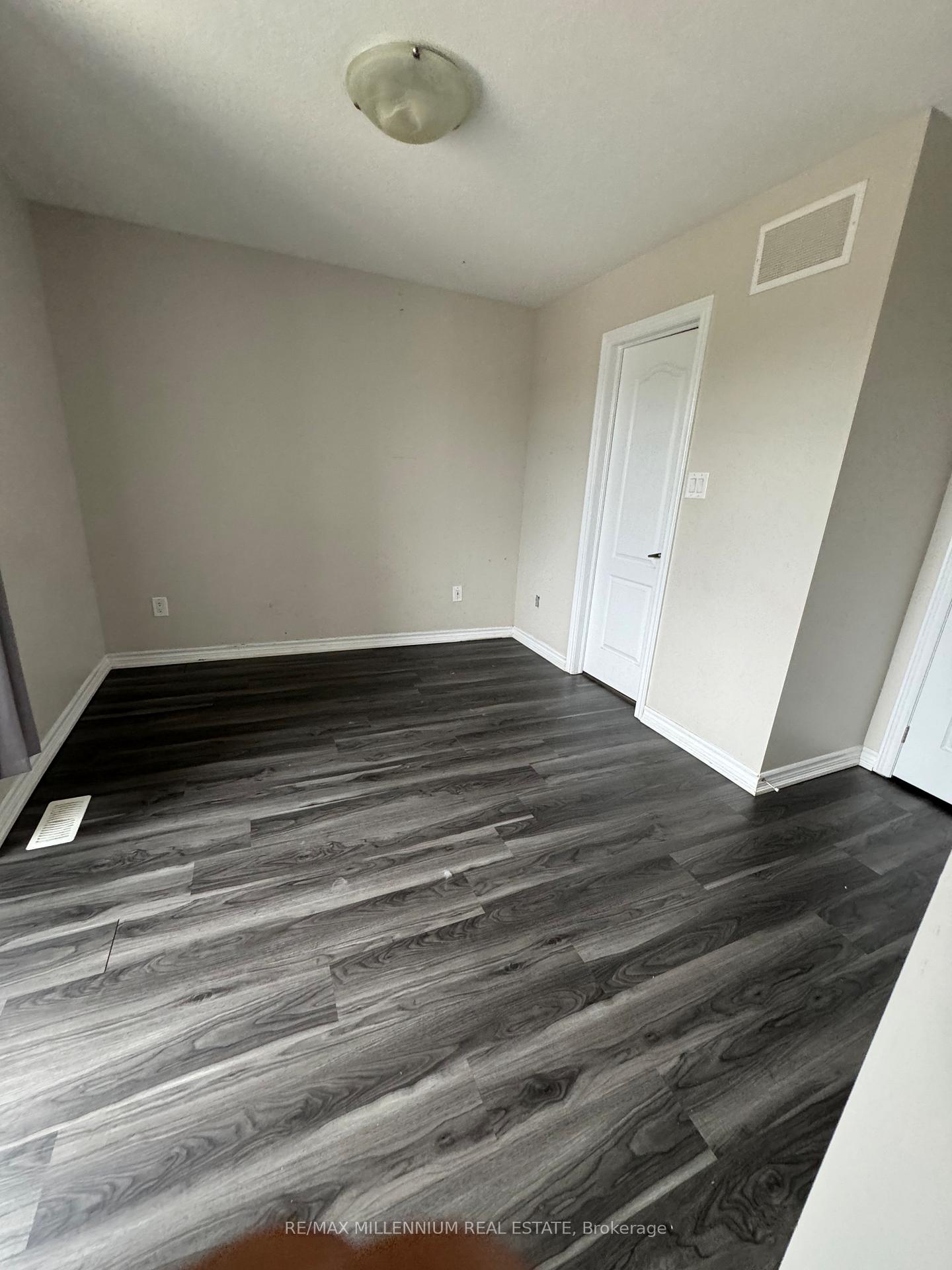 Photo 6 of 458 Linden Drive W, Cambridge, Preston Heights — HOMEH