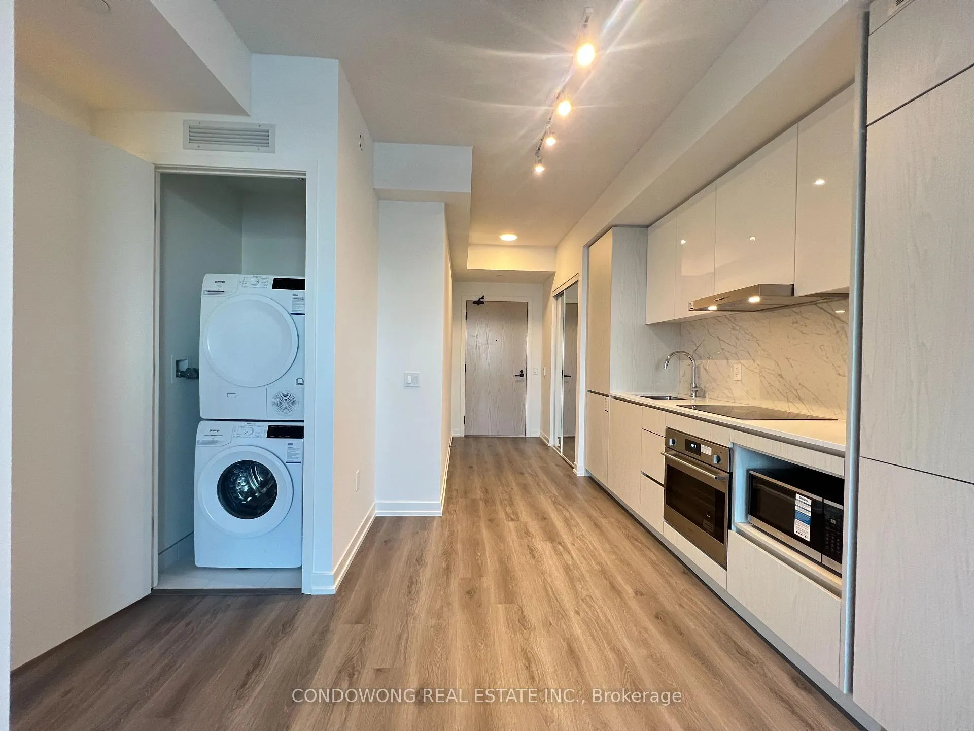 Photo 2 of Unit 2607, 28 Interchange Way, Vaughan, Vaughan Corporate Centre — HOMEH