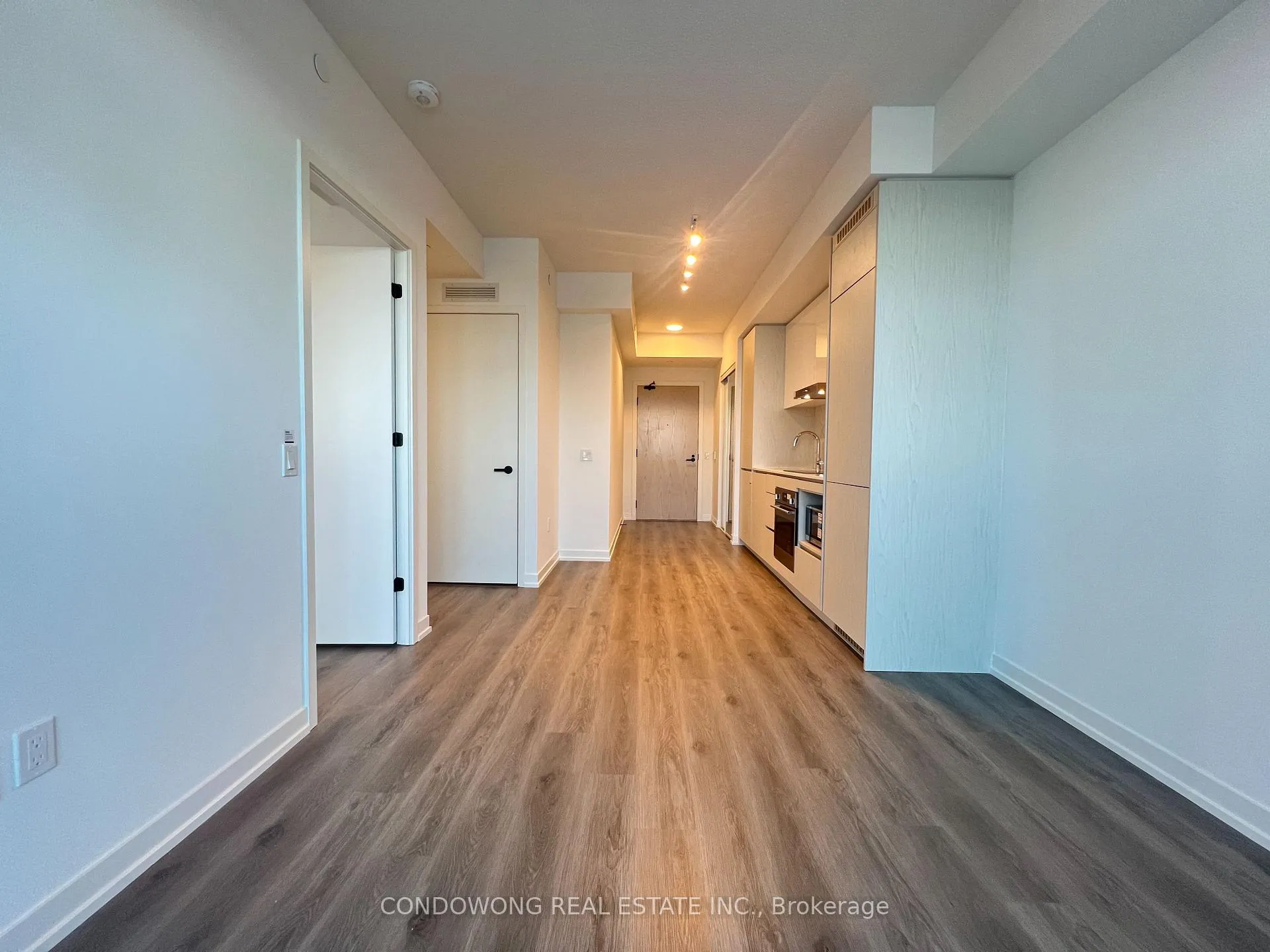 Photo 5 of Unit 2607, 28 Interchange Way, Vaughan, Vaughan Corporate Centre — HOMEH