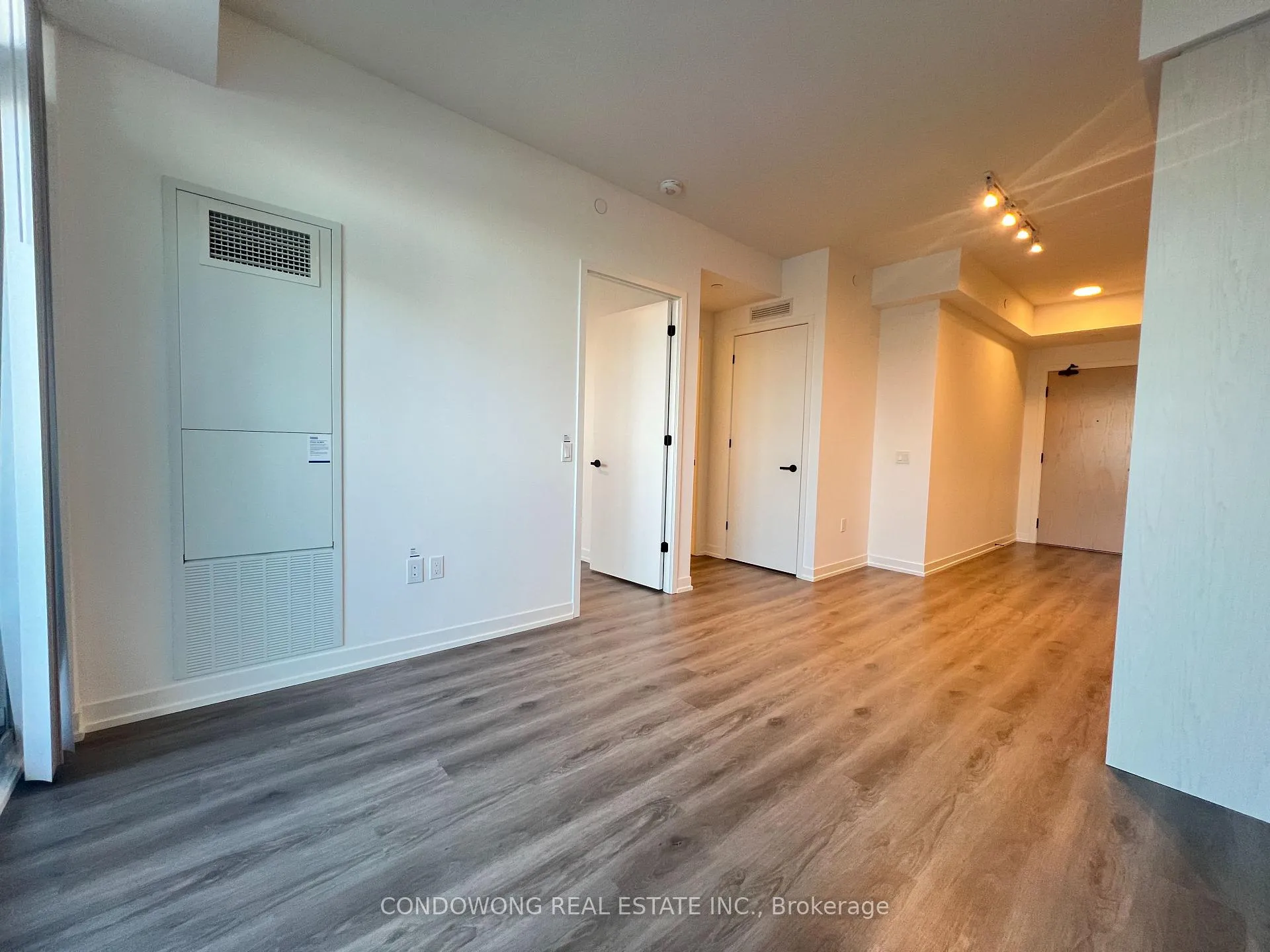 Photo 6 of Unit 2607, 28 Interchange Way, Vaughan, Vaughan Corporate Centre — HOMEH