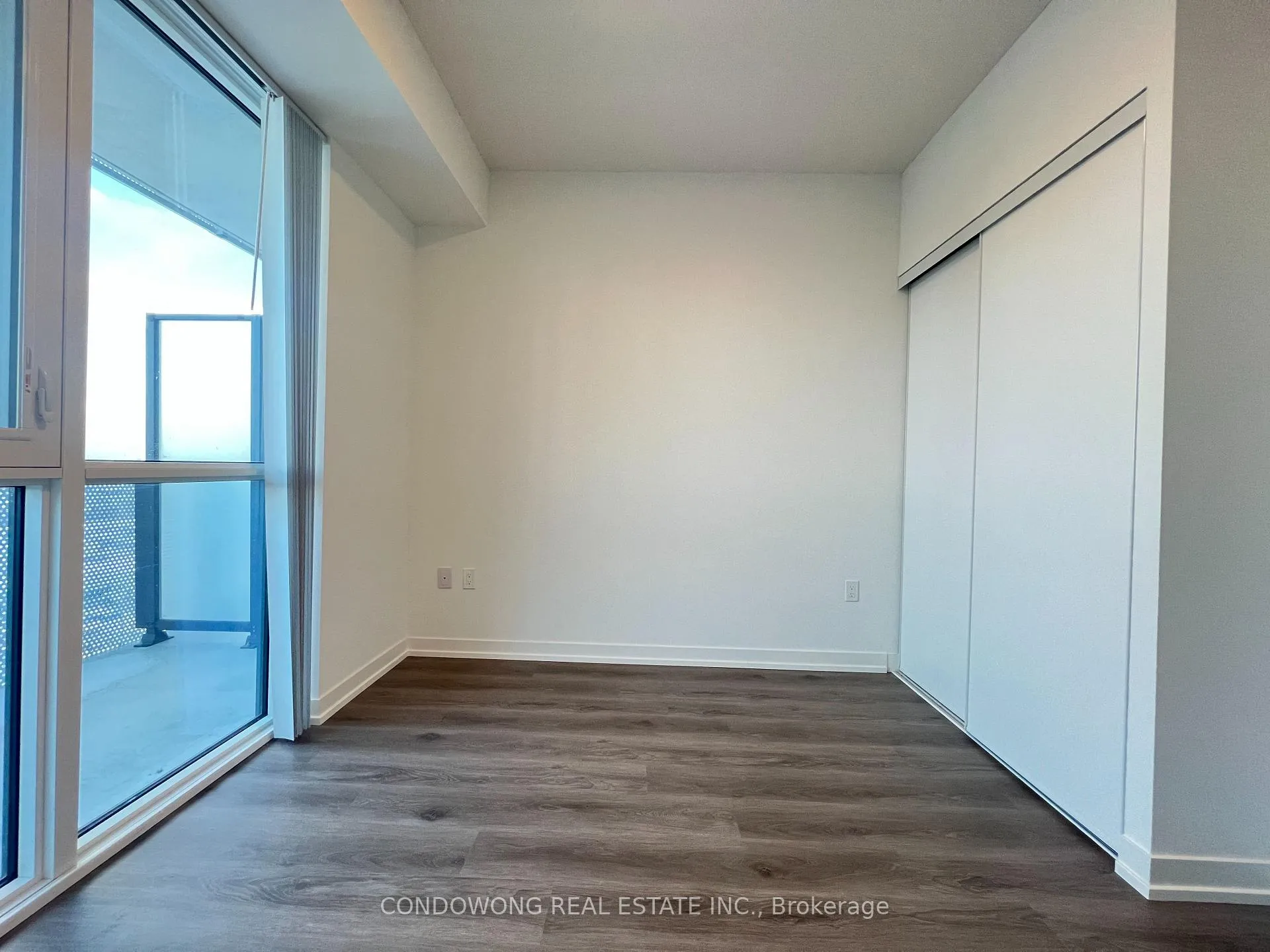 Photo 9 of Unit 2607, 28 Interchange Way, Vaughan, Vaughan Corporate Centre — HOMEH