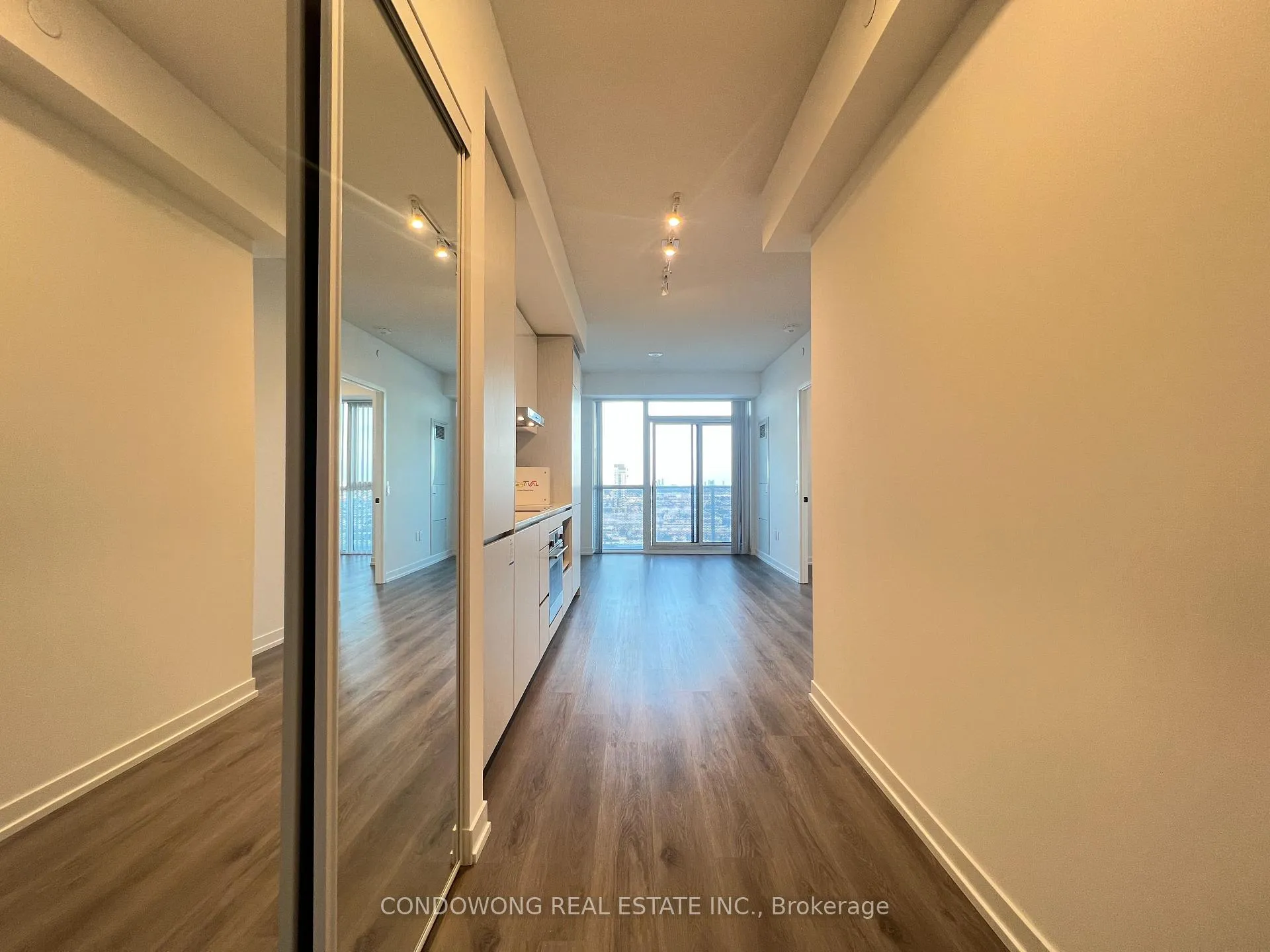Photo 12 of Unit 2607, 28 Interchange Way, Vaughan, Vaughan Corporate Centre — HOMEH