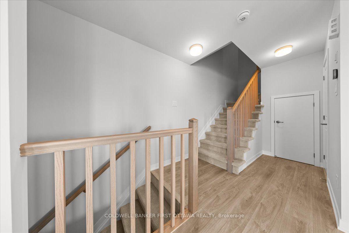 Photo 4 of 210 Parnian Private, Ottawa, Barrhaven - Half Moon Bay — HOMEH