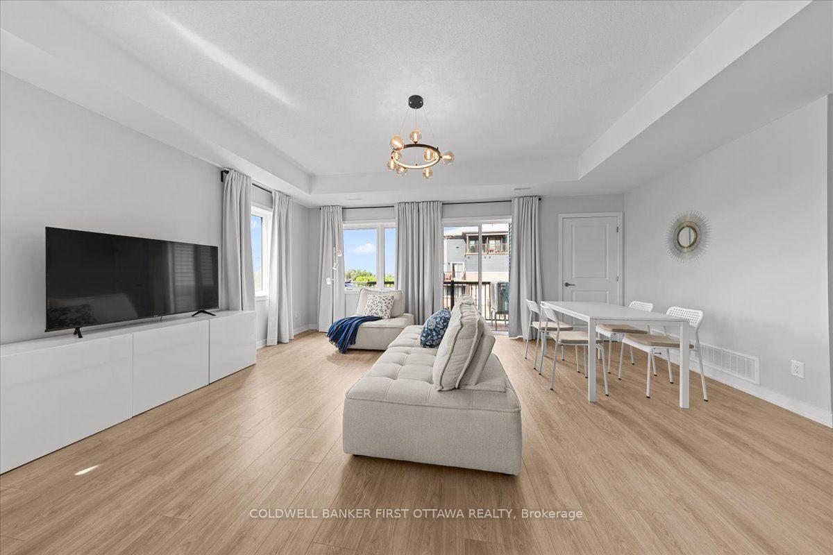 Photo 10 of 210 Parnian Private, Ottawa, Barrhaven - Half Moon Bay — HOMEH