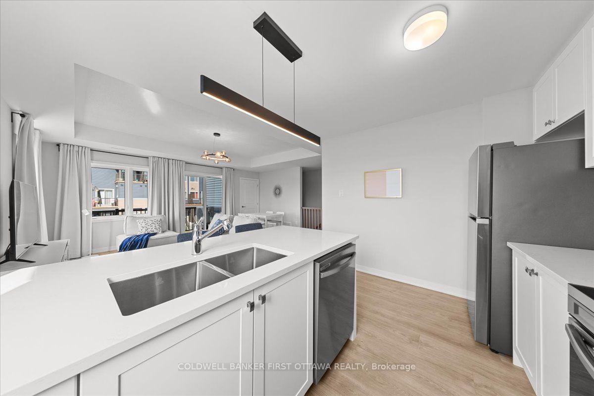 Photo 15 of 210 Parnian Private, Ottawa, Barrhaven - Half Moon Bay — HOMEH