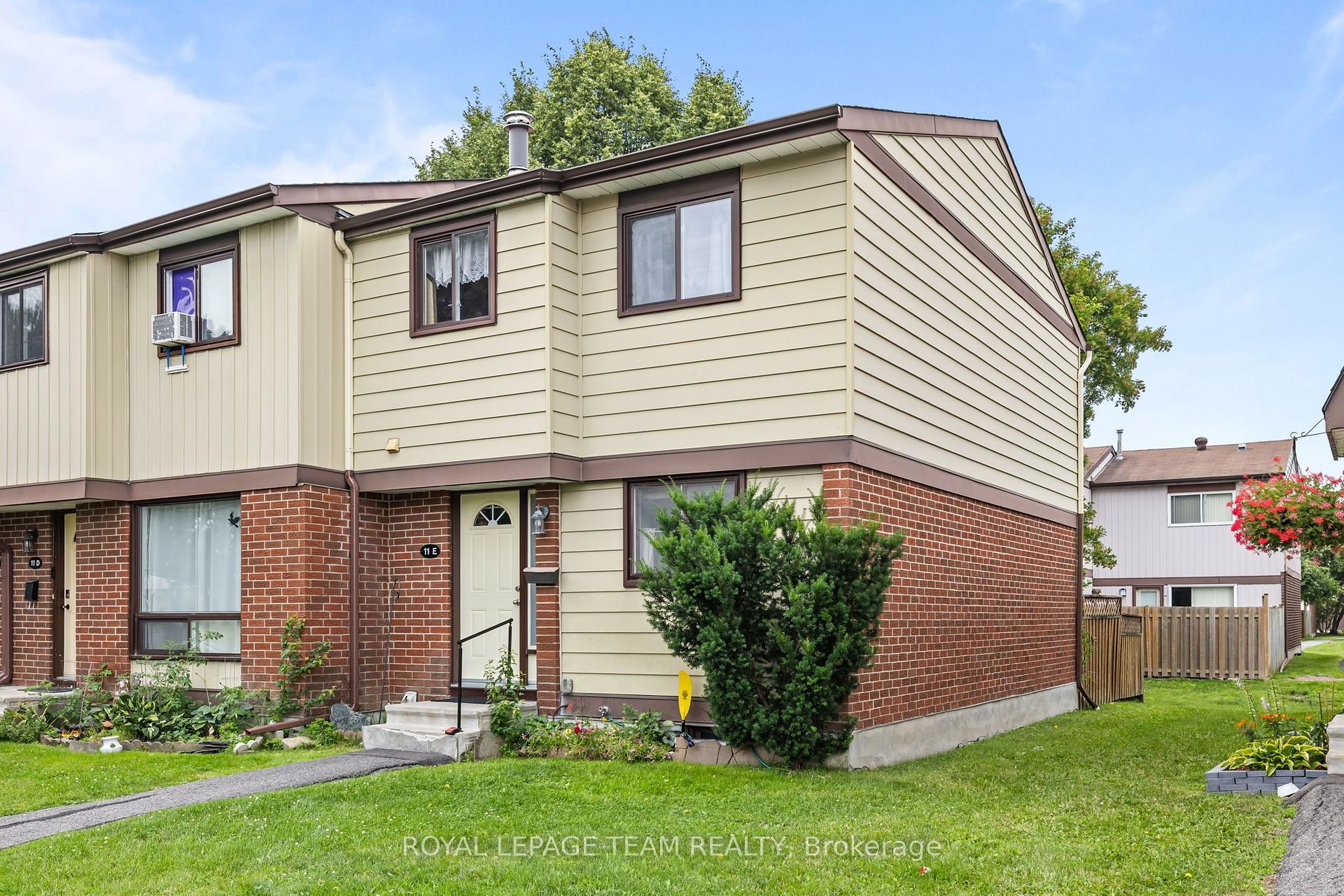 Photo 1 of 11E Foxhill Way, Ottawa, Barrhaven - Knollsbrook — HOMEH