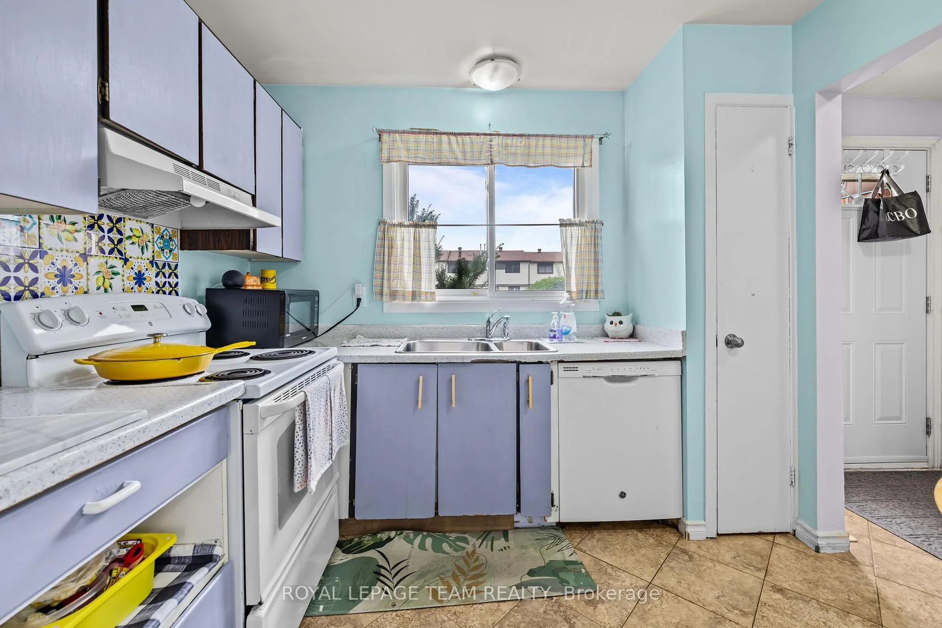Photo 28 of 11E Foxhill Way, Ottawa, Barrhaven - Knollsbrook — HOMEH