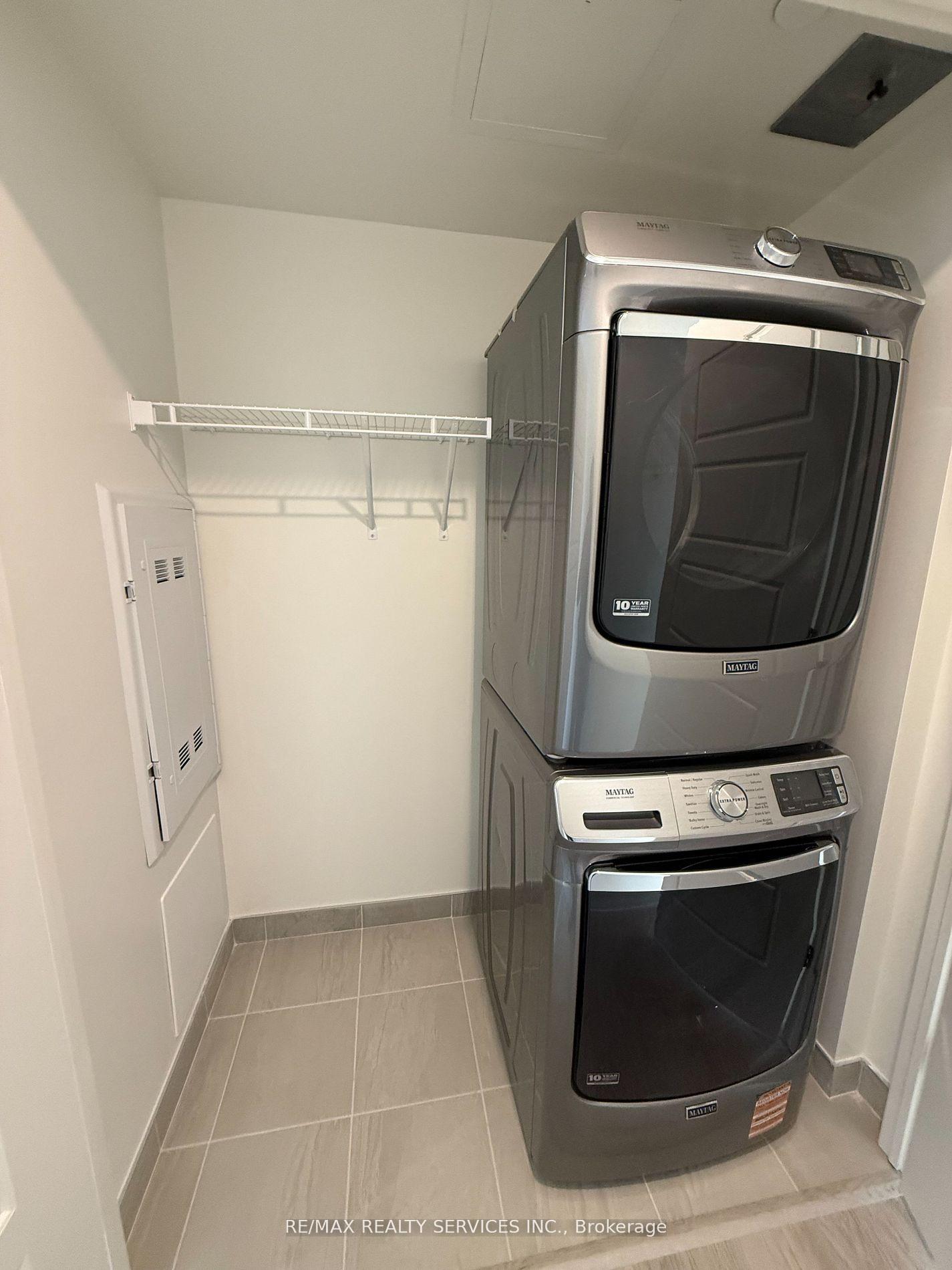 Photo 7 of Unit 1112, 3006 William Cutmore Boulevard, Oakville, Joshua Meadows — HOMEH