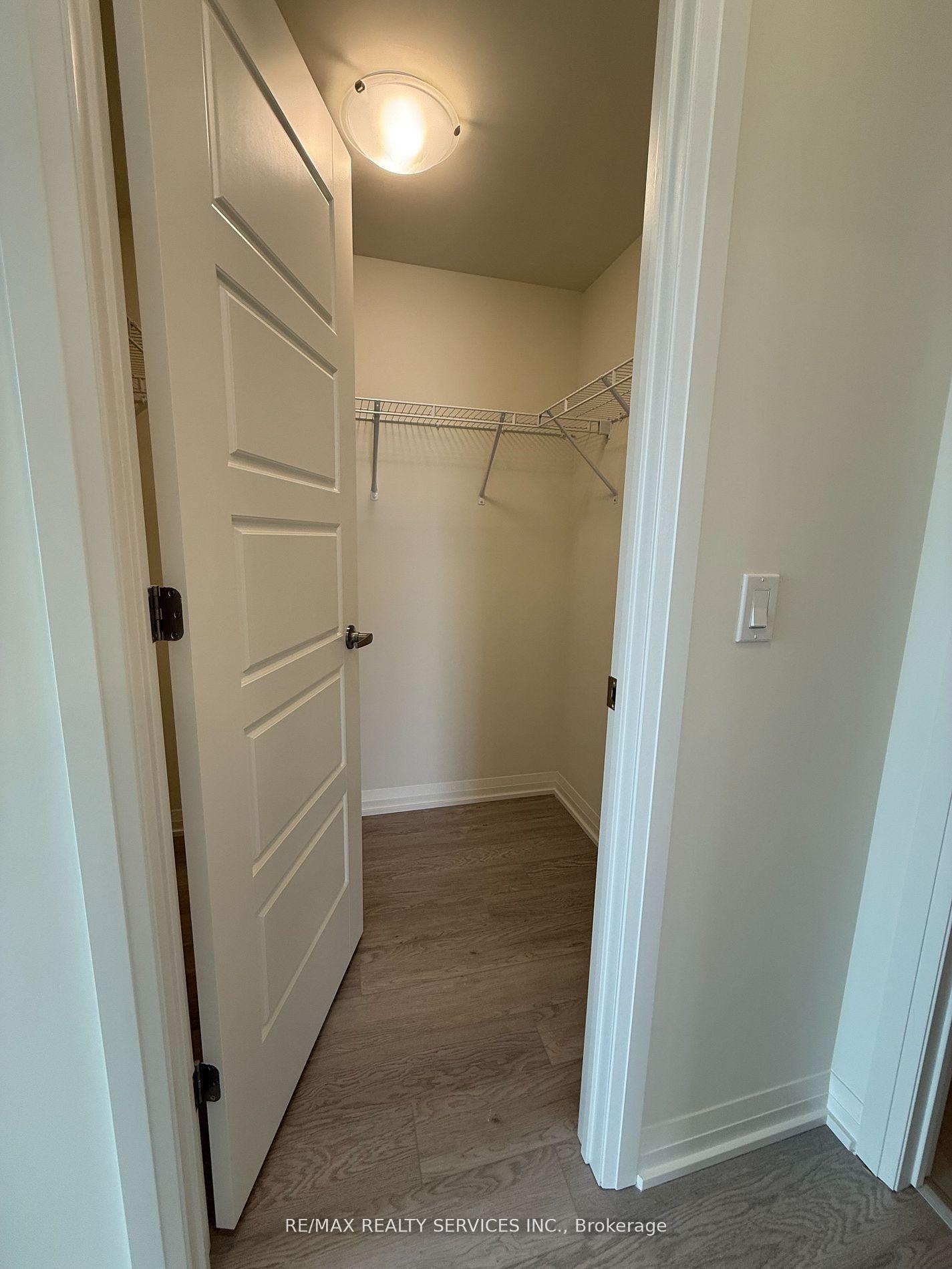 Photo 12 of Unit 1112, 3006 William Cutmore Boulevard, Oakville, Joshua Meadows — HOMEH