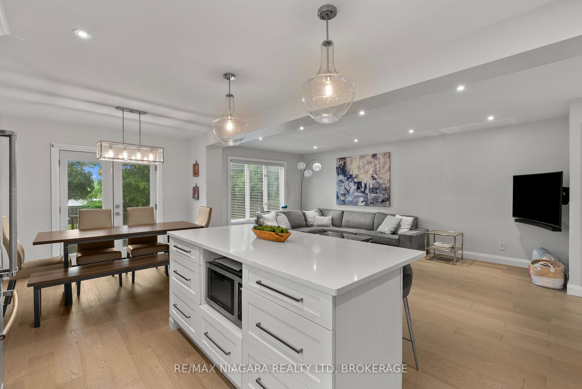 Photo 16 of 7583 Monastery Drive, Niagara Falls, Mt. Carmel — HOMEH