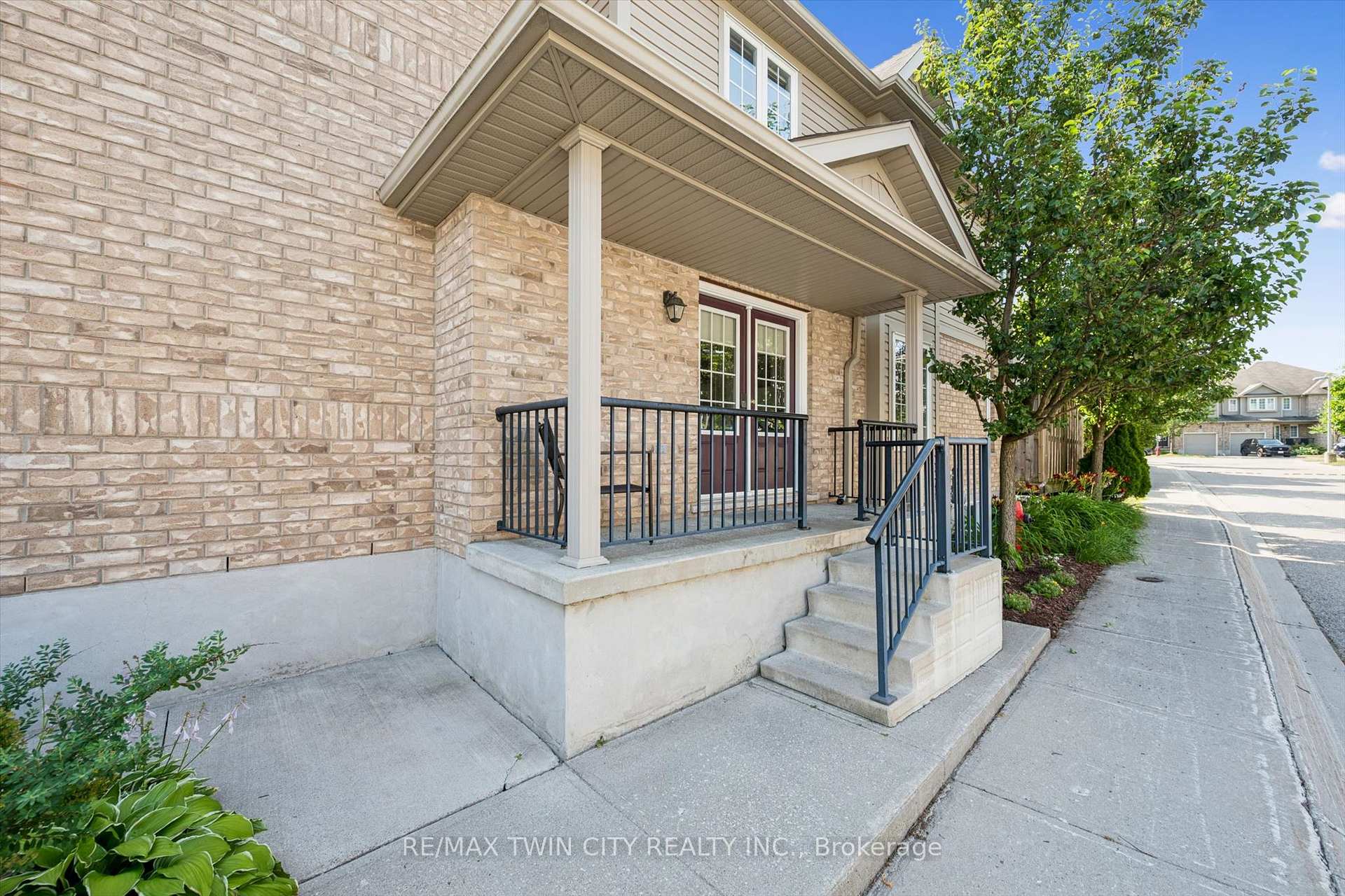 Photo 5 of Unit 36, 555 Chablis Drive, Waterloo, Beechwood West — HOMEH