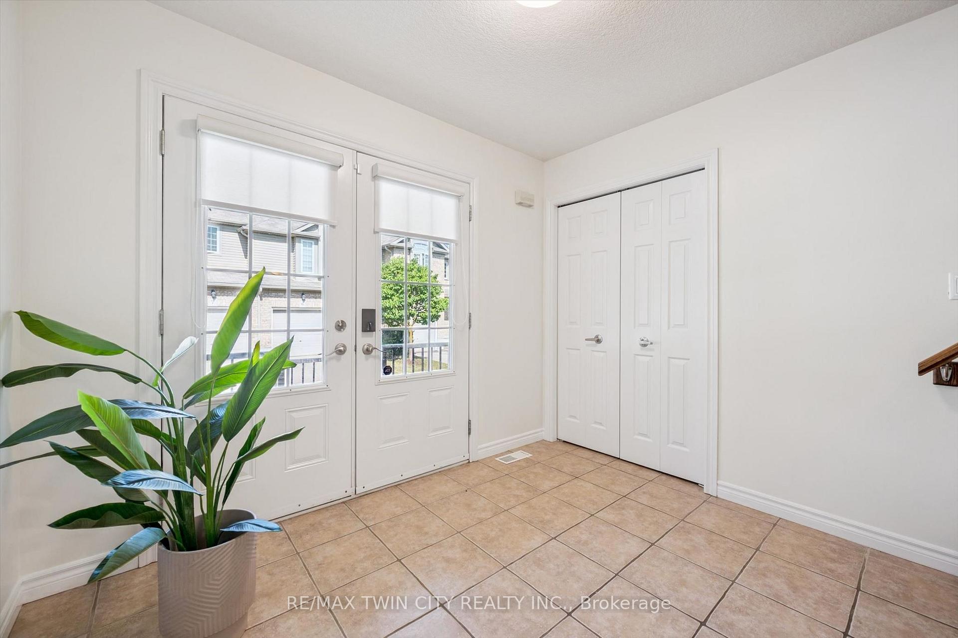 Photo 7 of Unit 36, 555 Chablis Drive, Waterloo, Beechwood West — HOMEH